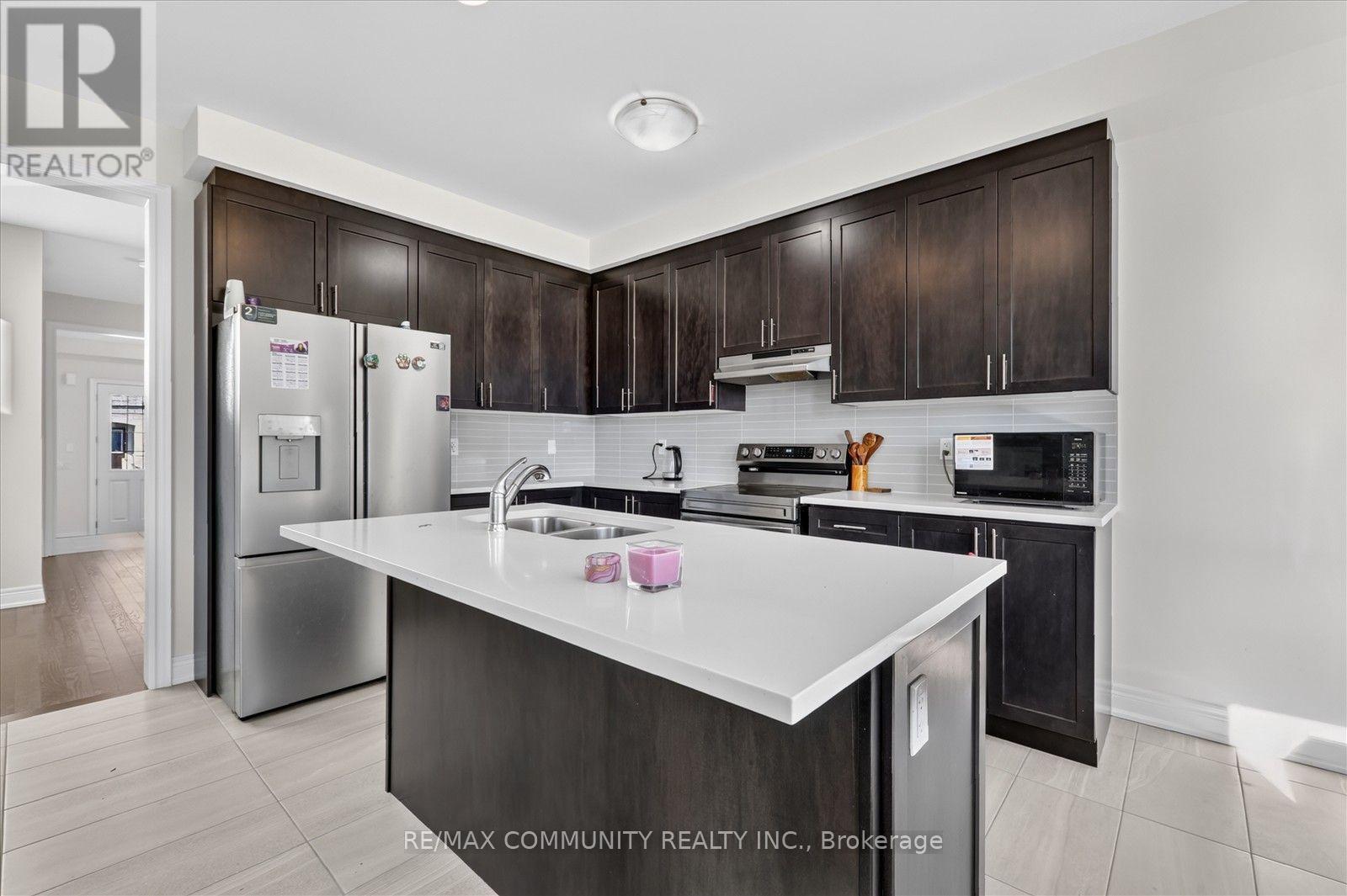 19 Rogerson Street, Clarington (Newcastle), Ontario  L1B 0W4 - Photo 15 - E14108426