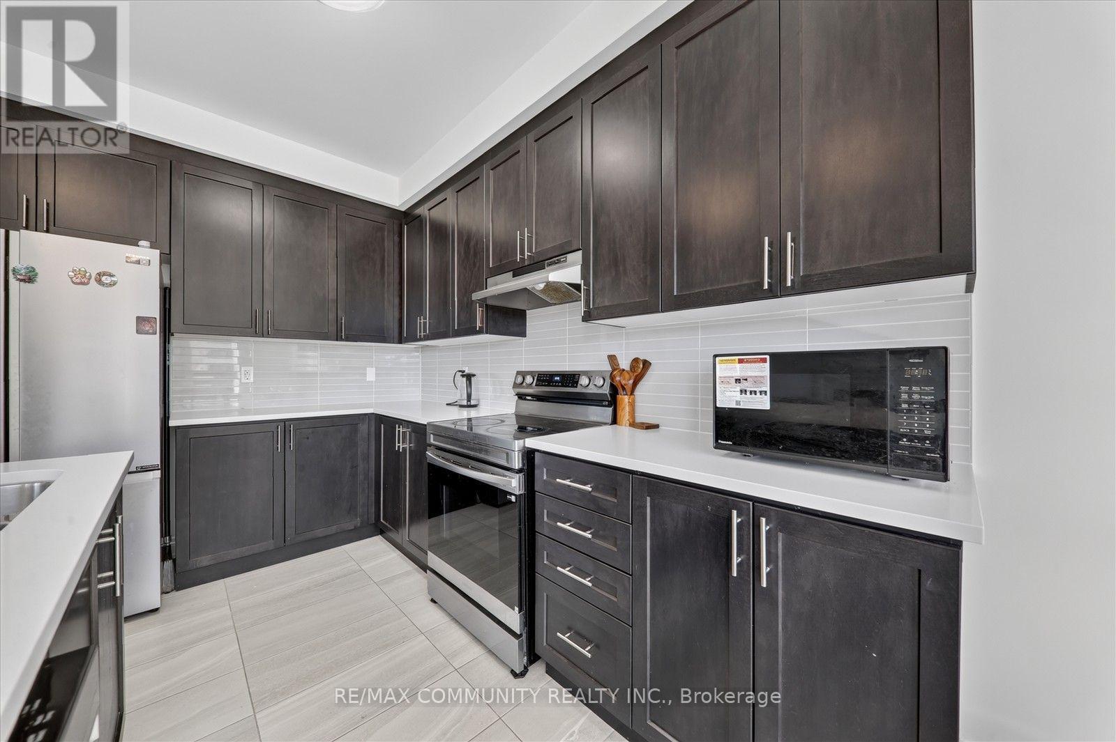 19 Rogerson Street, Clarington (Newcastle), Ontario  L1B 0W4 - Photo 16 - E14108426