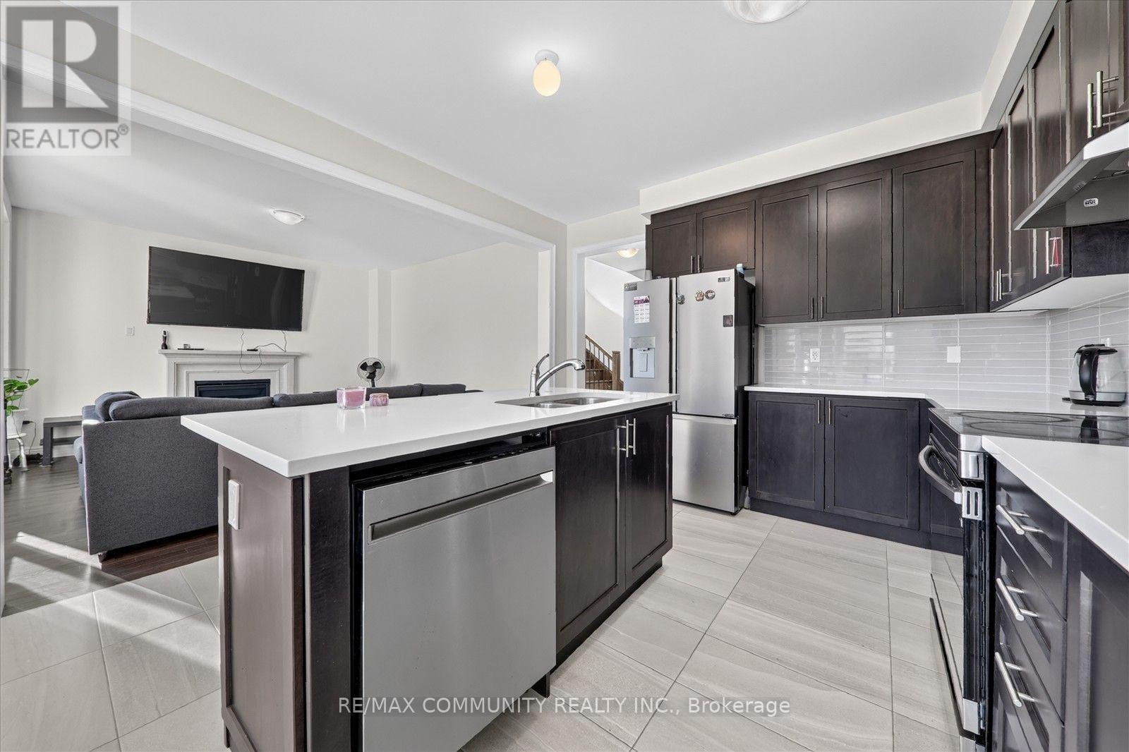 19 Rogerson Street, Clarington (Newcastle), Ontario  L1B 0W4 - Photo 17 - E14108426