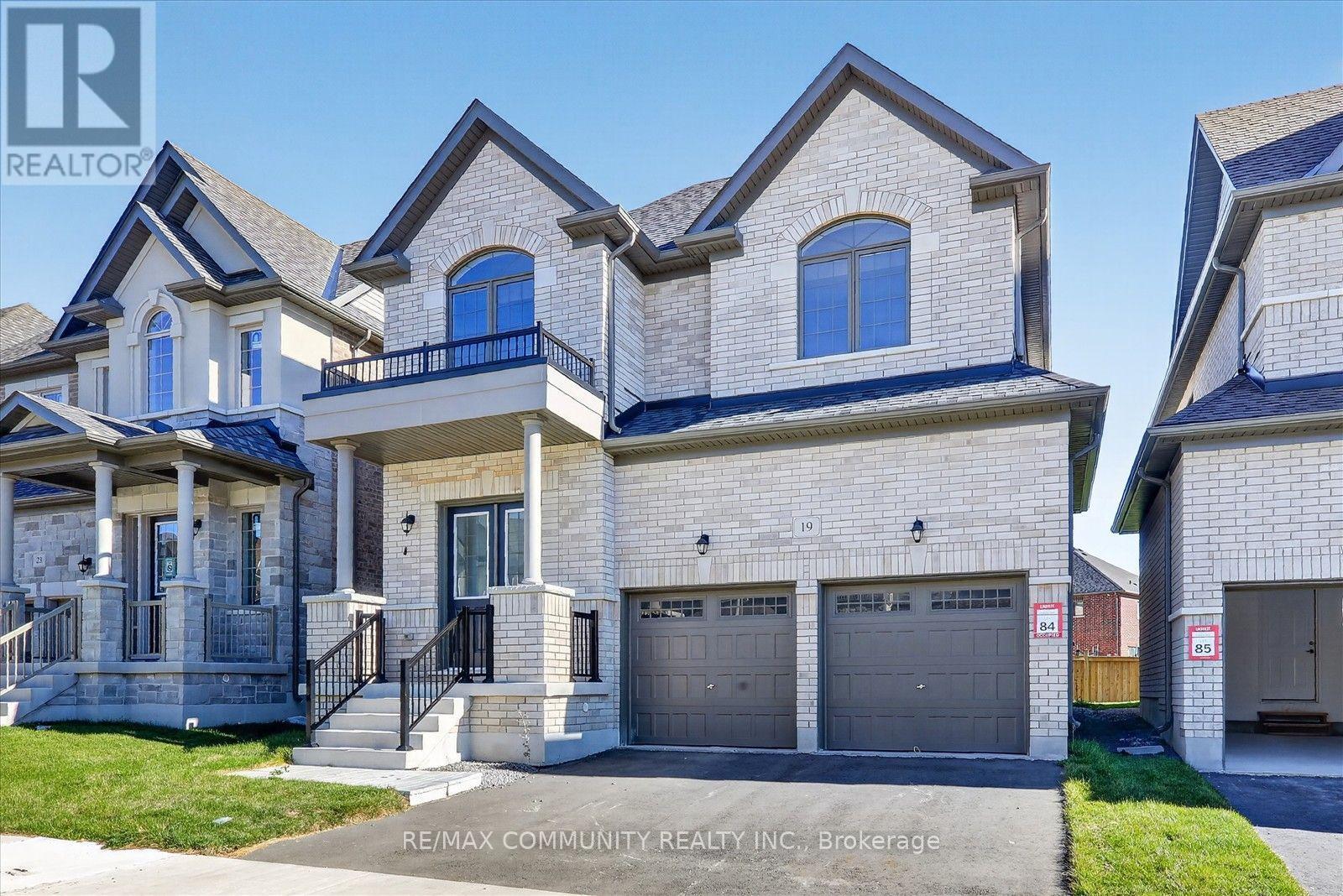 19 Rogerson Street, Clarington (Newcastle), Ontario  L1B 0W4 - Photo 3 - E14108426