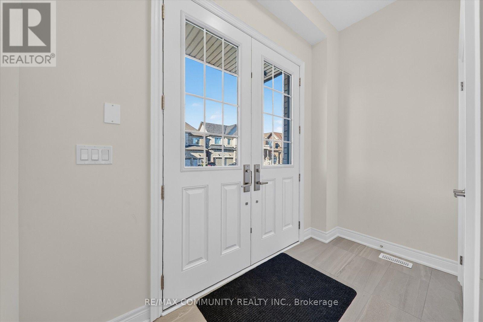 19 Rogerson Street, Clarington (Newcastle), Ontario  L1B 0W4 - Photo 6 - E14108426