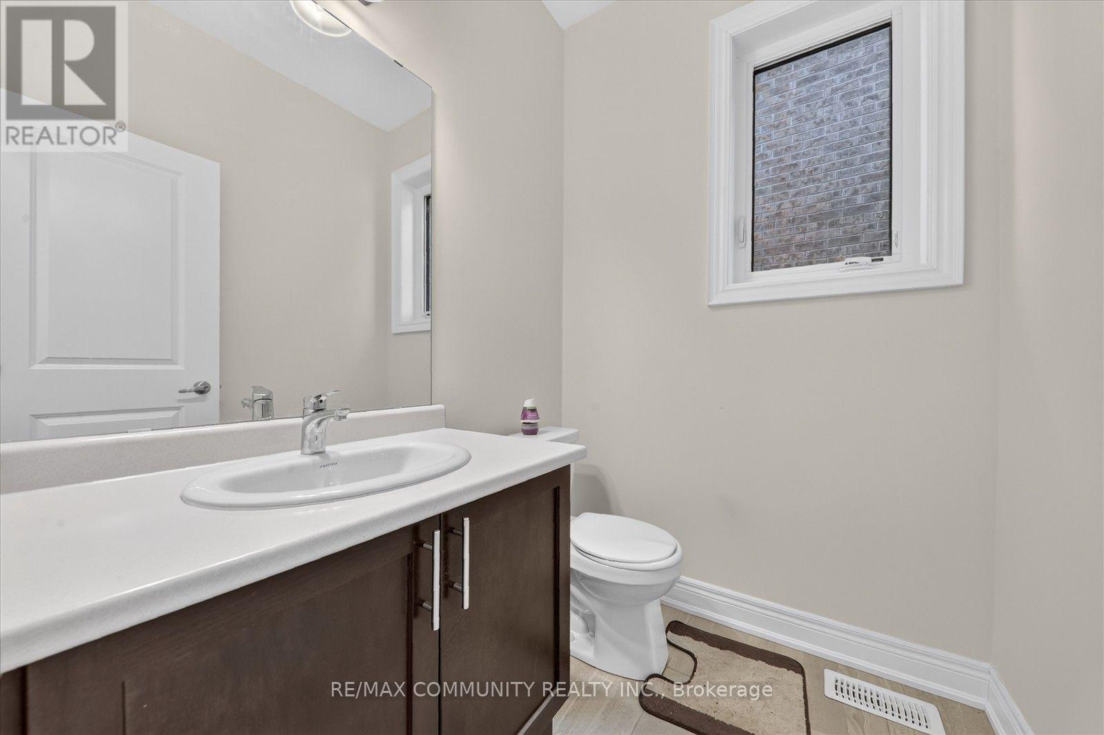 19 Rogerson Street, Clarington (Newcastle), Ontario  L1B 0W4 - Photo 7 - E14108426