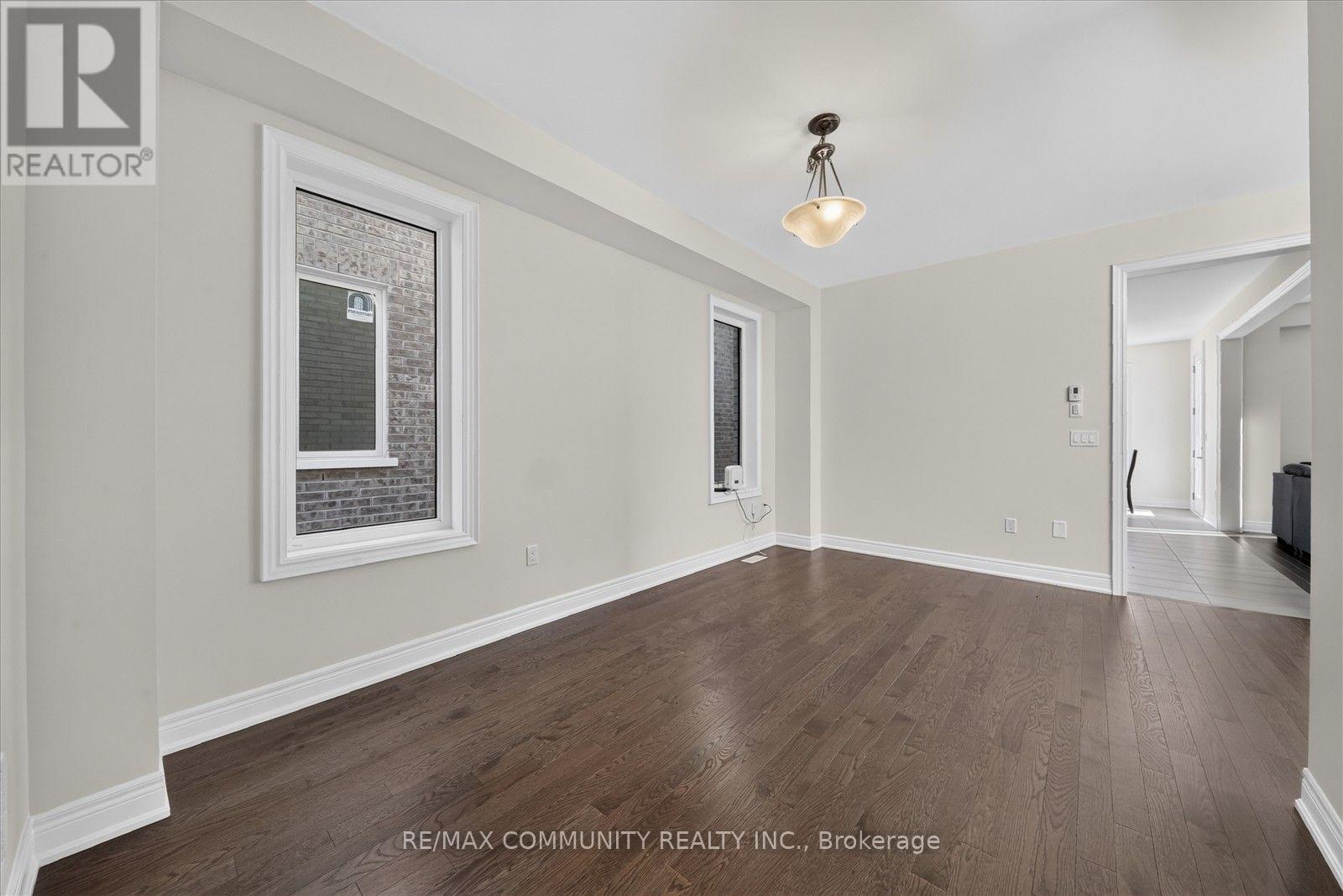 19 Rogerson Street, Clarington (Newcastle), Ontario  L1B 0W4 - Photo 8 - E14108426