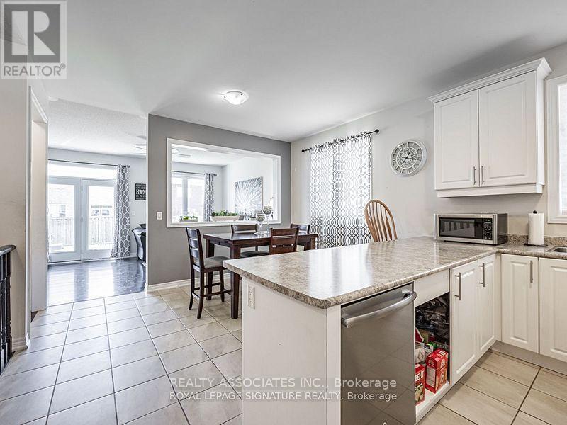 64 Pedwell Street, Clarington (Newcastle), Ontario  L1B 0E1 - Photo 15 - E14108678