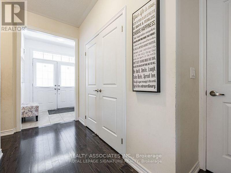 64 Pedwell Street, Clarington (Newcastle), Ontario  L1B 0E1 - Photo 3 - E14108678