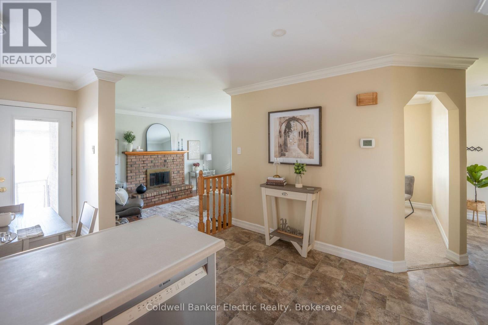 958 Smithside Court, Peterborough (Monaghan Ward 2), Ontario  K9J 8E2 - Photo 5 - X14108900