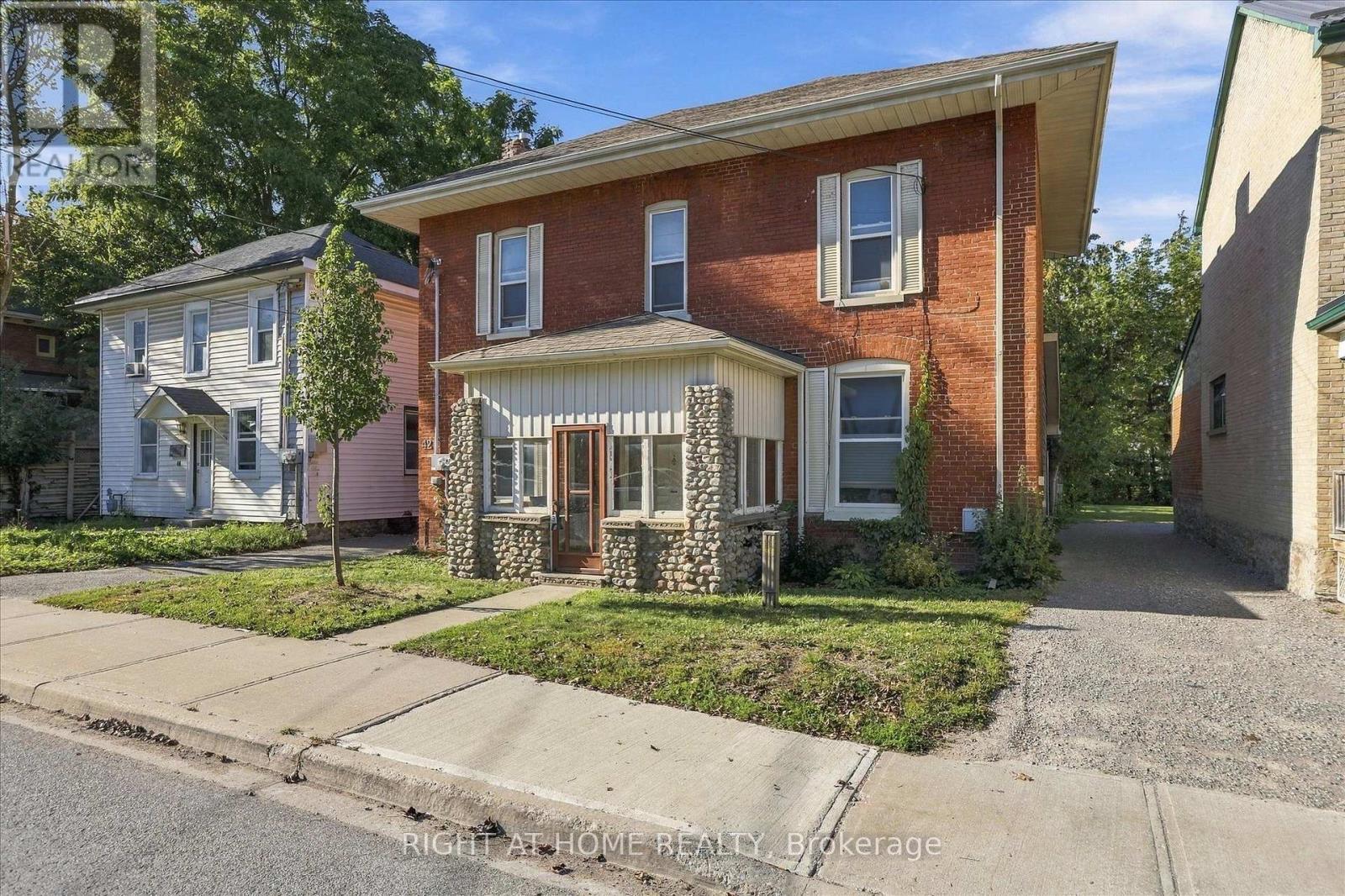 42 Wellington Street, Kawartha Lakes (Lindsay), Ontario  K9V 3N3 - Photo 3 - X14109296