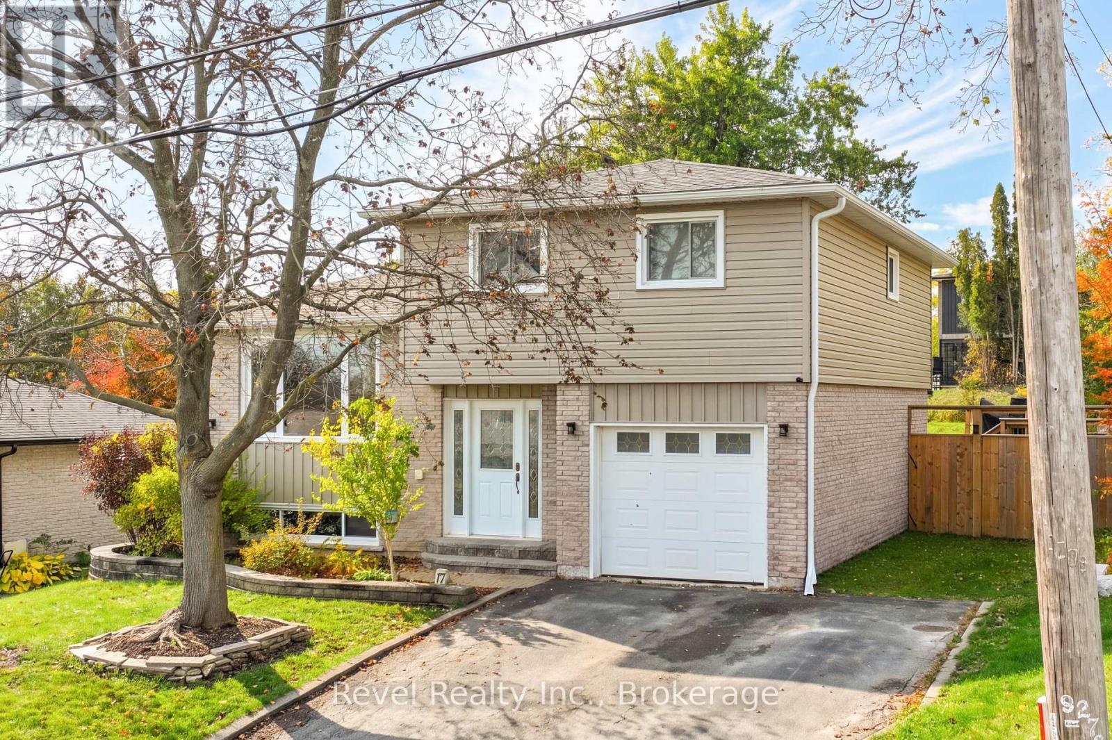 17 Mohawk Drive, Kawartha Lakes (Lindsay), Ontario  K9V 0J6 - Photo 2 - X14110672
