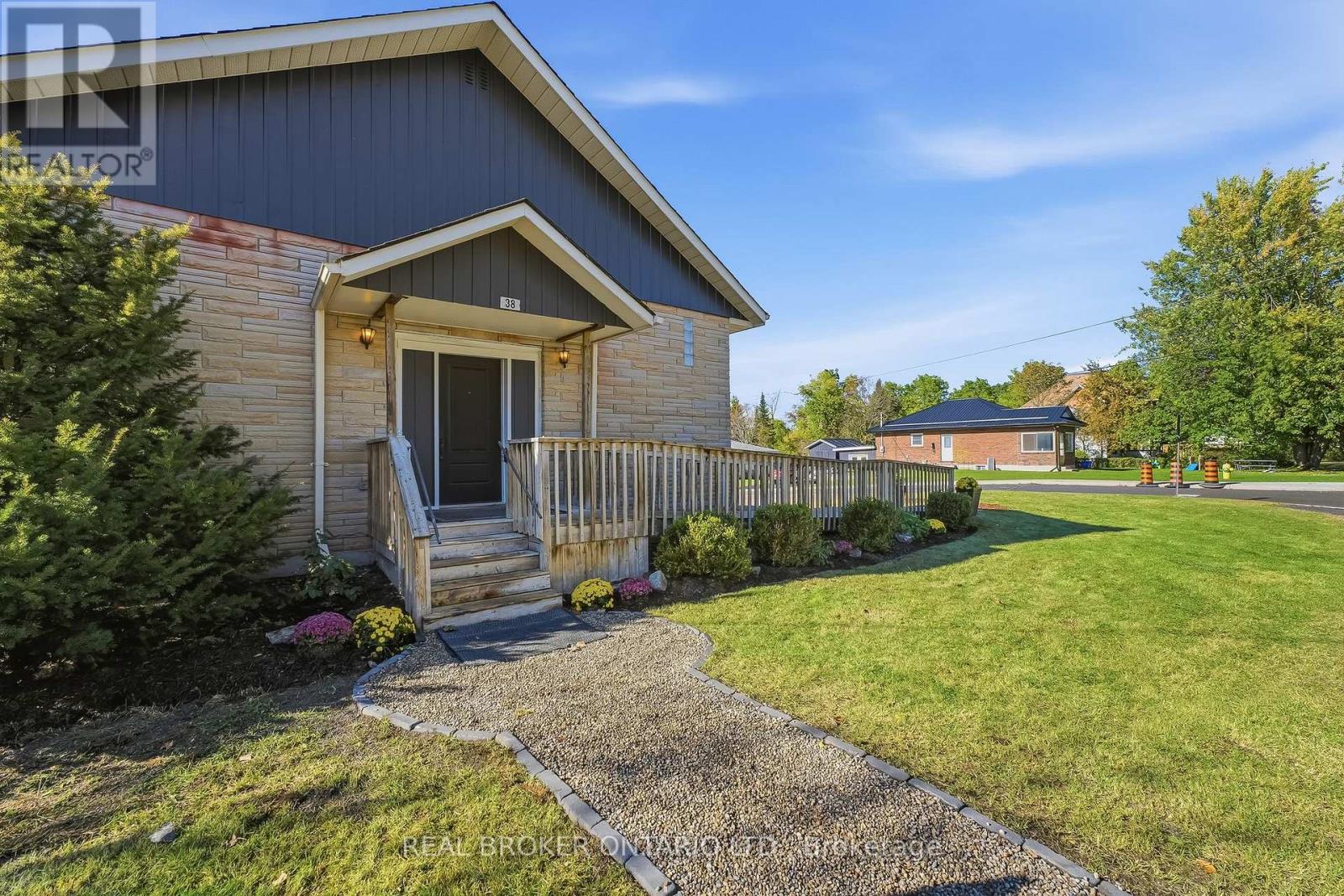 38 Queen Street, Asphodel-Norwood (Norwood), Ontario  K0L 2V0 - Photo 2 - X14110678