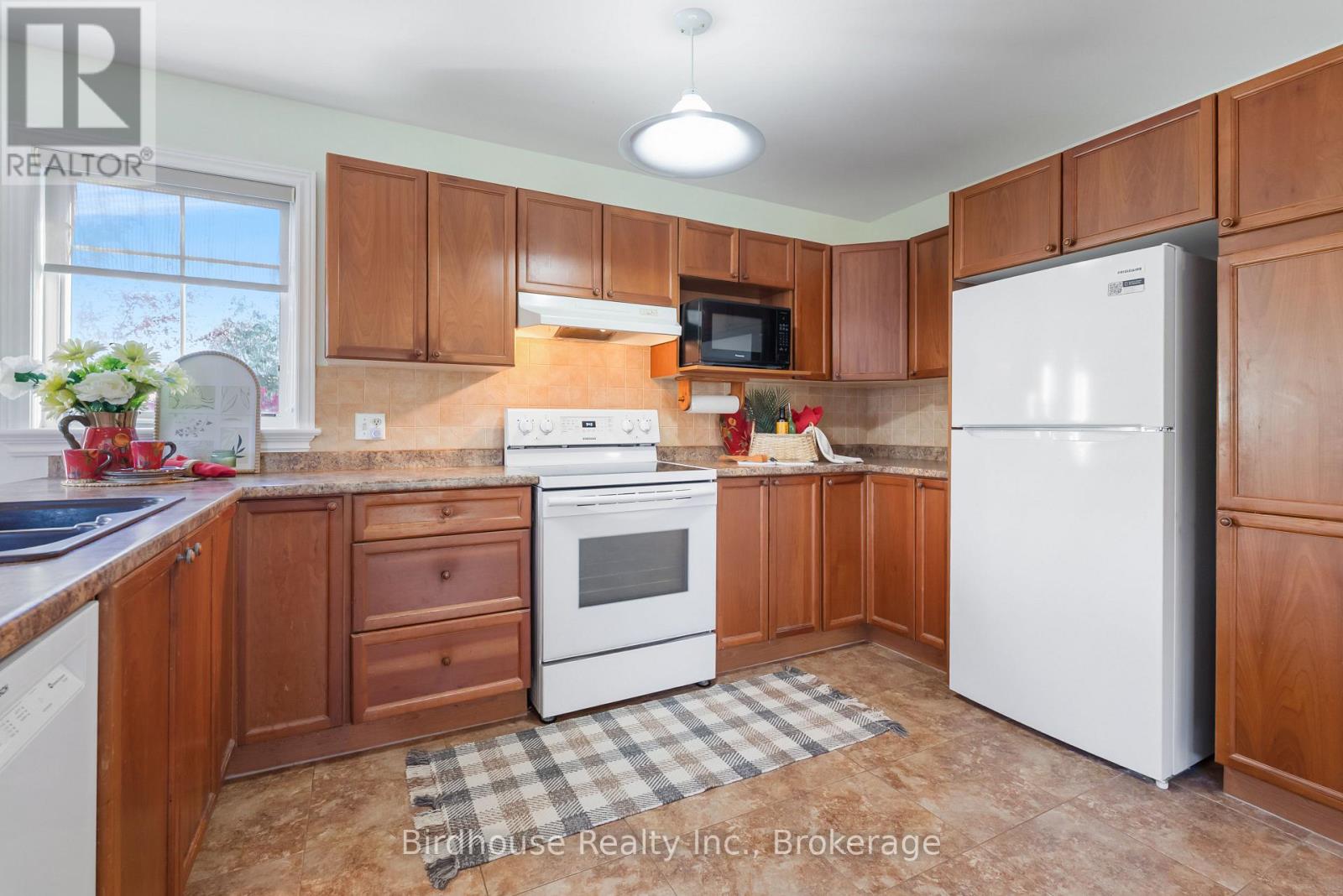 34 Lori Boulevard, Kawartha Lakes (Lindsay), Ontario  K9V 6B6 - Photo 9 - X14111252