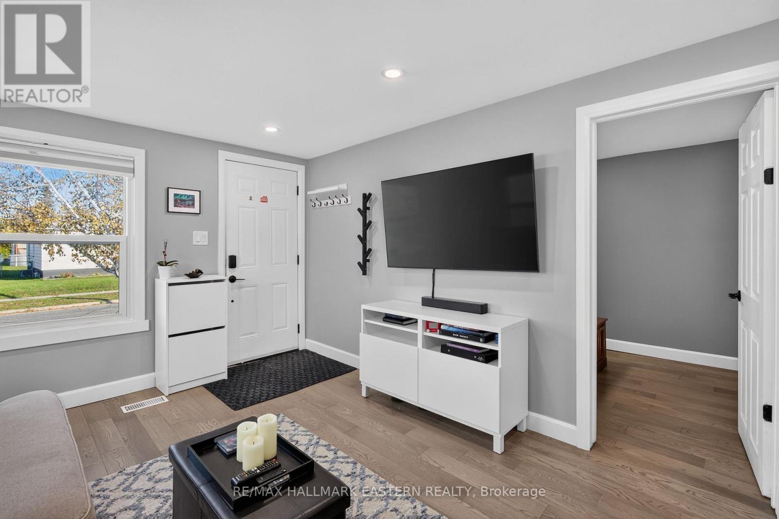 563 Howden Street, Peterborough (Otonabee Ward 1), Ontario  K9J 4B4 - Photo 9 - X14111494