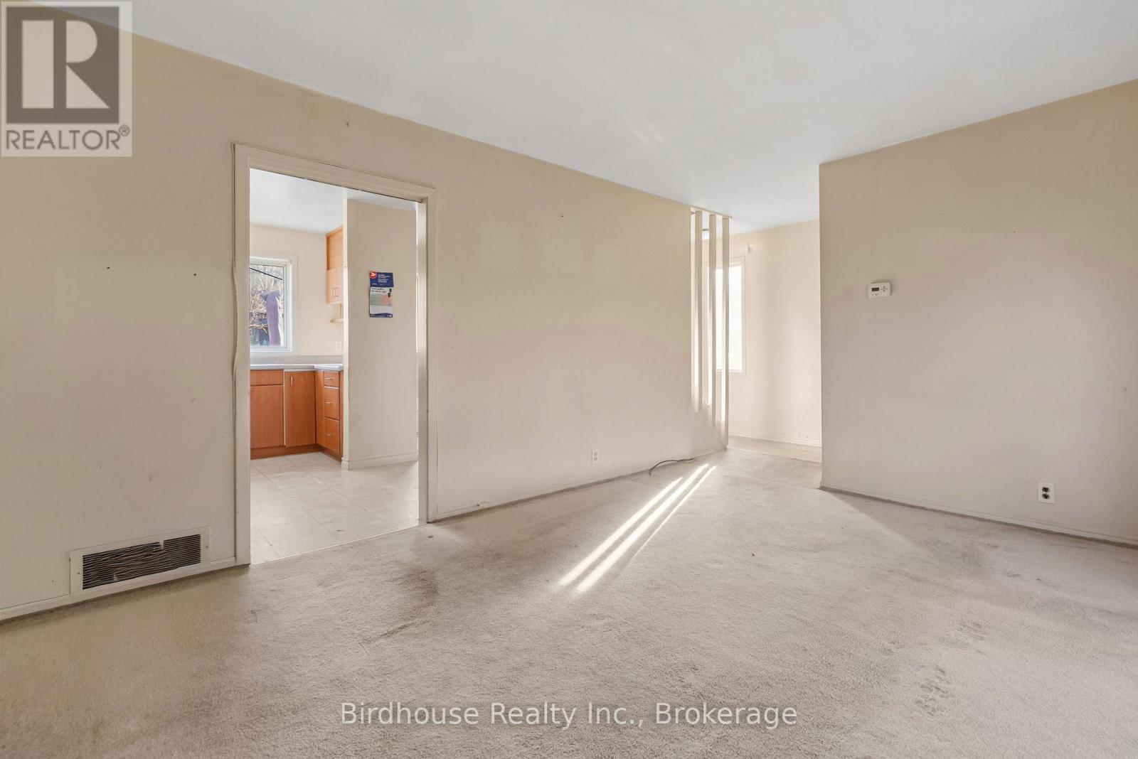 16 Logie Street, Kawartha Lakes (Lindsay), Ontario  K9V 1B8 - Photo 10 - X14116894