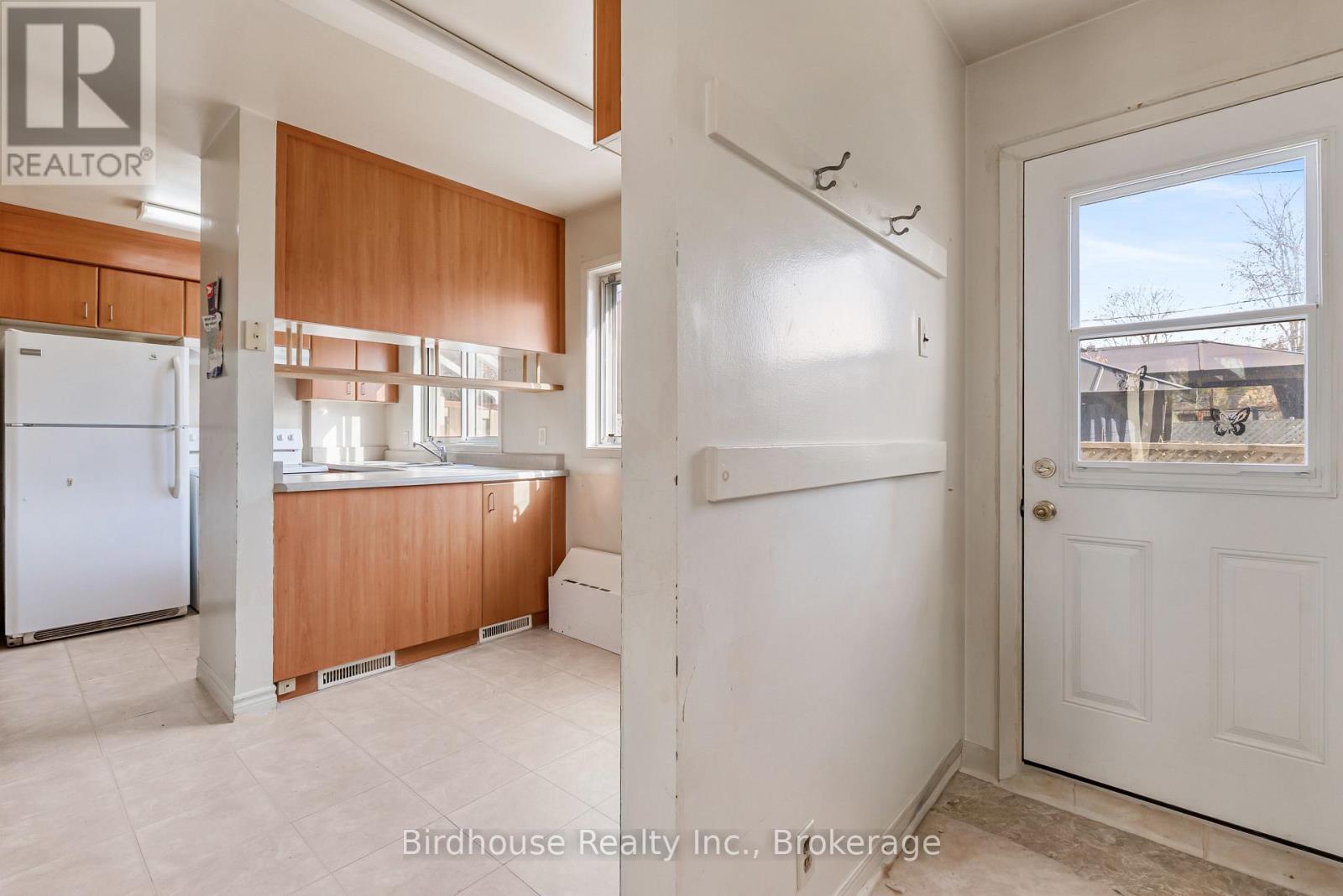 16 Logie Street, Kawartha Lakes (Lindsay), Ontario  K9V 1B8 - Photo 17 - X14116894