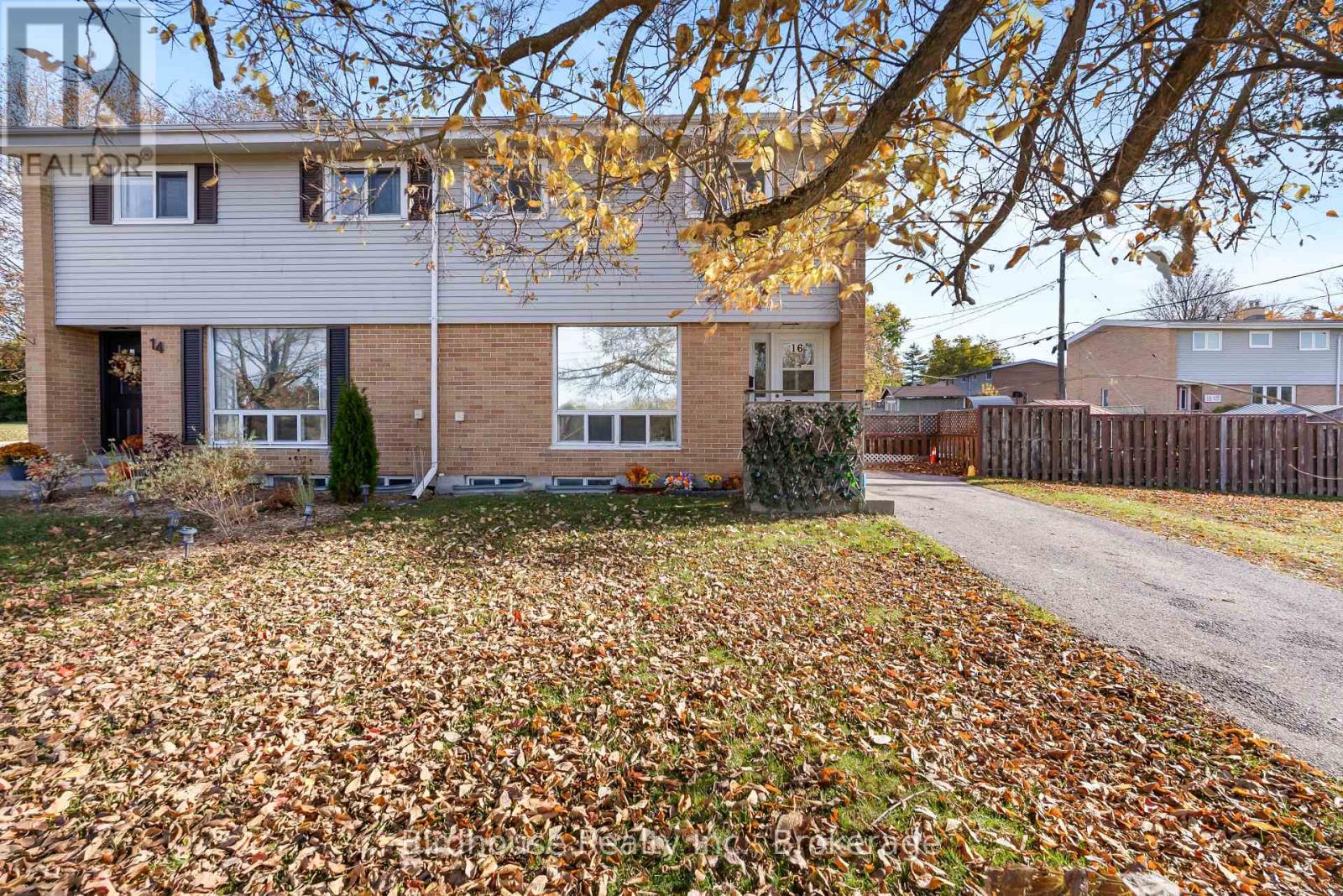 16 Logie Street, Kawartha Lakes (Lindsay), Ontario  K9V 1B8 - Photo 2 - X14116894