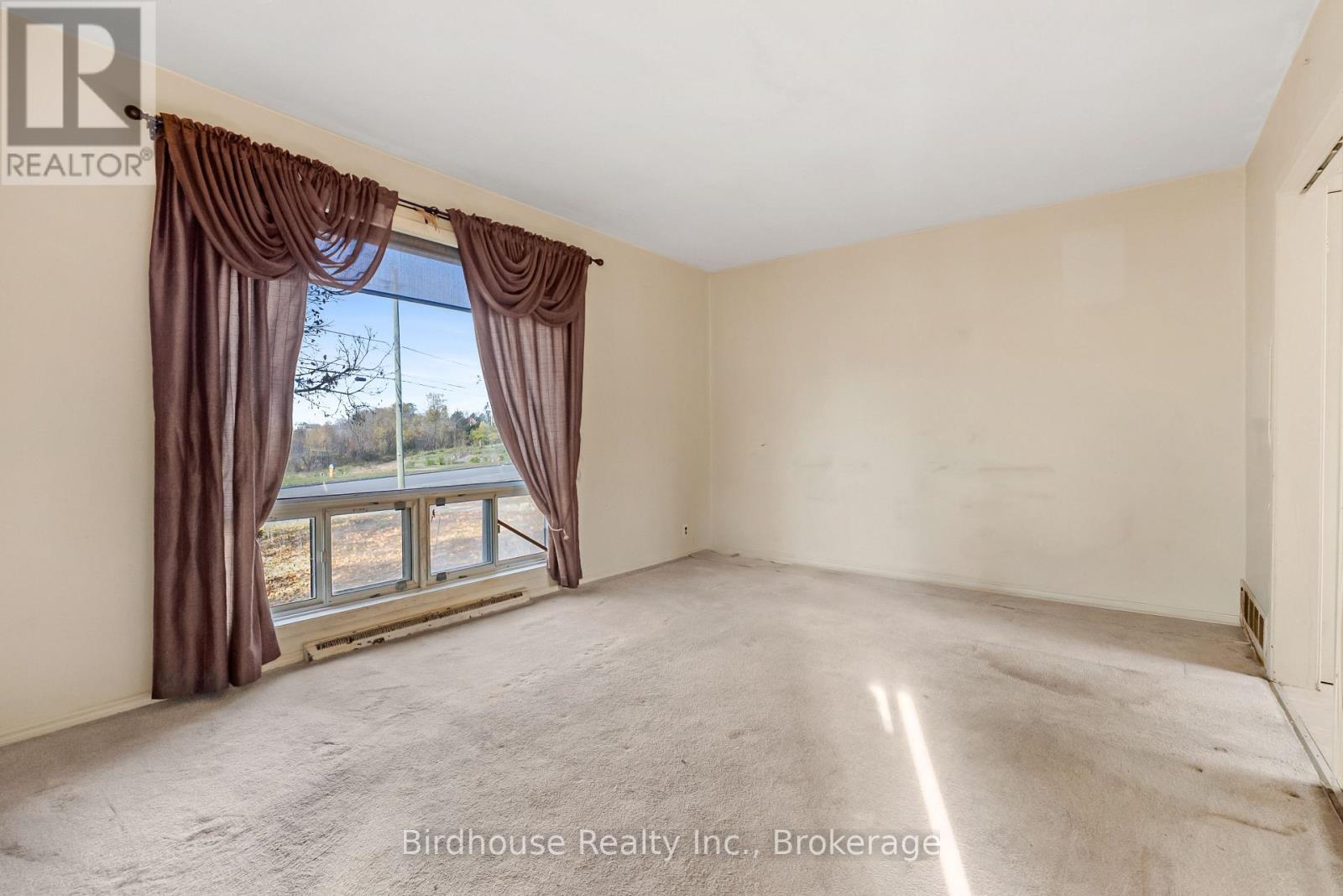 16 Logie Street, Kawartha Lakes (Lindsay), Ontario  K9V 1B8 - Photo 8 - X14116894