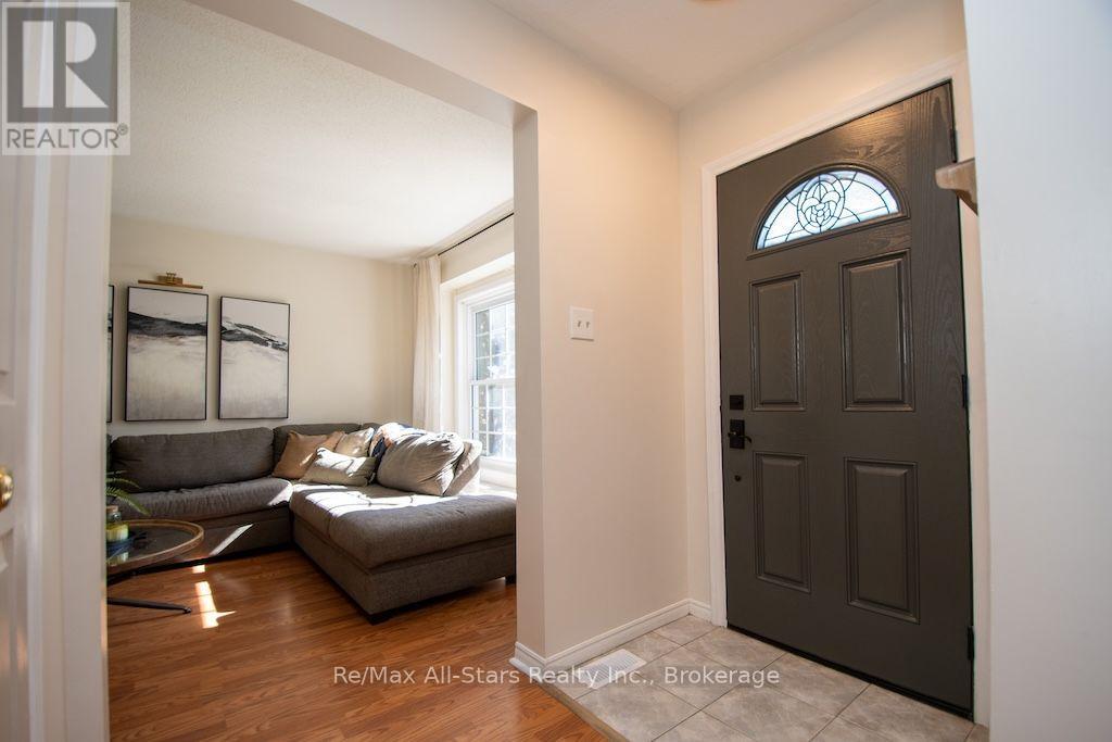 1118 Huntington Circle, Peterborough (Otonabee Ward 1), Ontario  K9K 2A8 - Photo 4 - X14117122