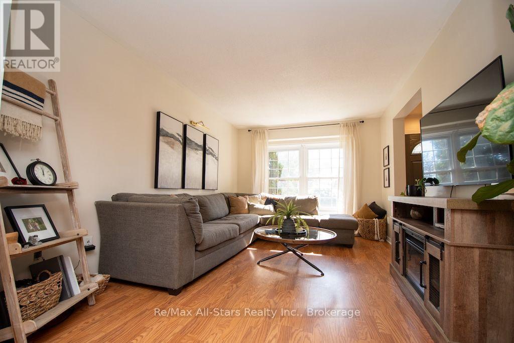 1118 Huntington Circle, Peterborough (Otonabee Ward 1), Ontario  K9K 2A8 - Photo 5 - X14117122
