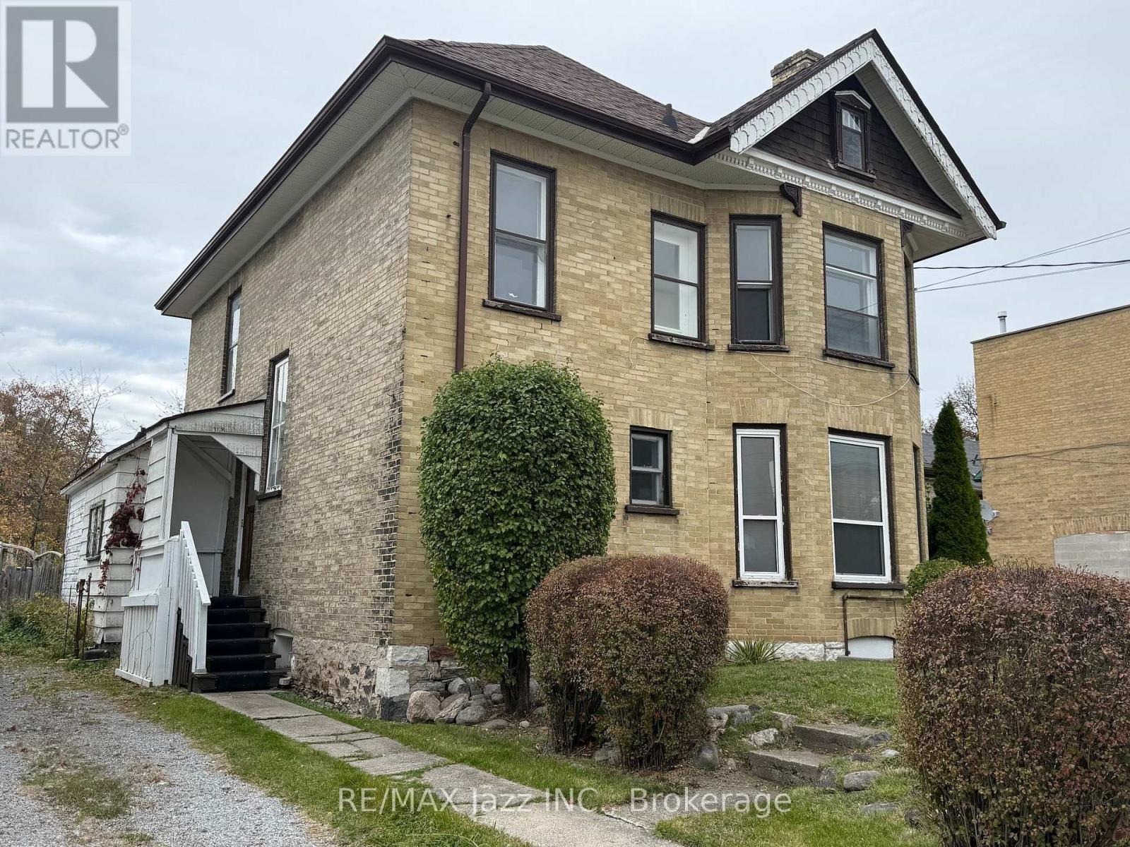 166 Dublin Street, Peterborough (Town Ward 3), Ontario  K9H 3B5 - Photo 3 - X14119430