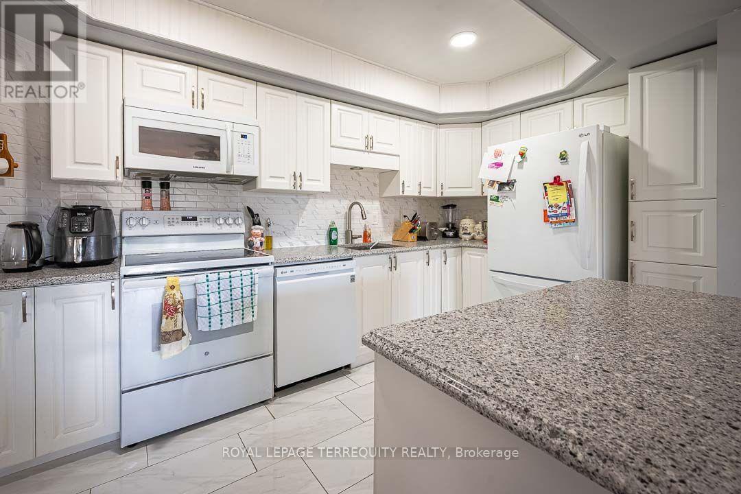 211 - 475 Parkhill Road W, Peterborough (Town Ward 3), Ontario  K9H 7M5 - Photo 4 - X14119494
