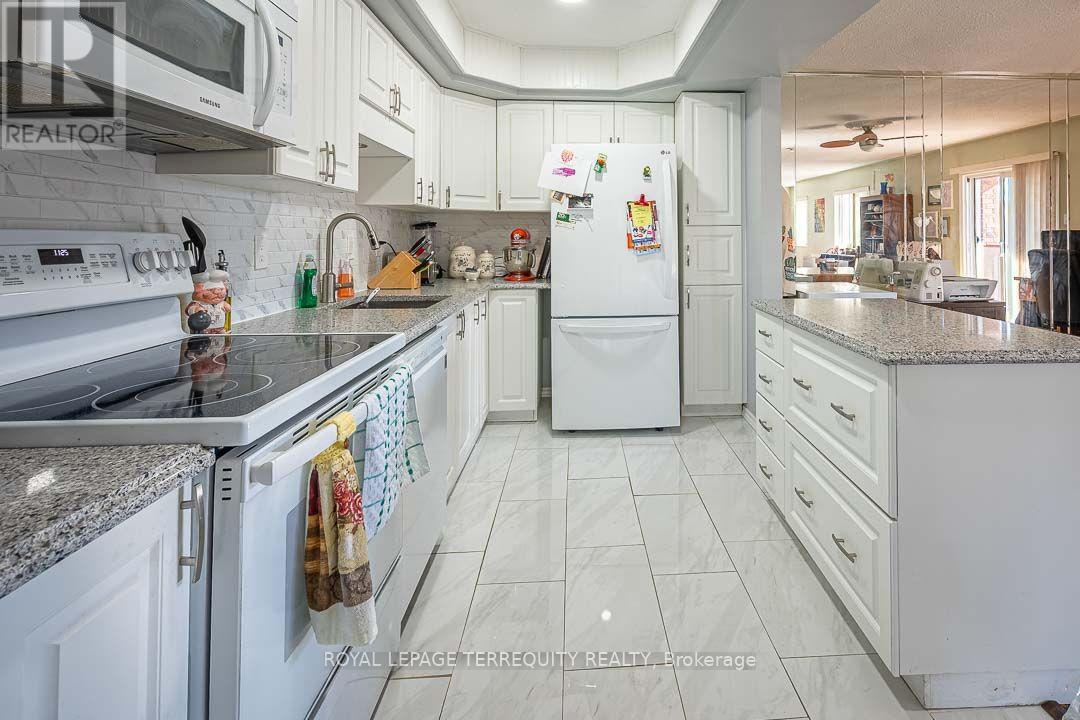211 - 475 Parkhill Road W, Peterborough (Town Ward 3), Ontario  K9H 7M5 - Photo 5 - X14119494