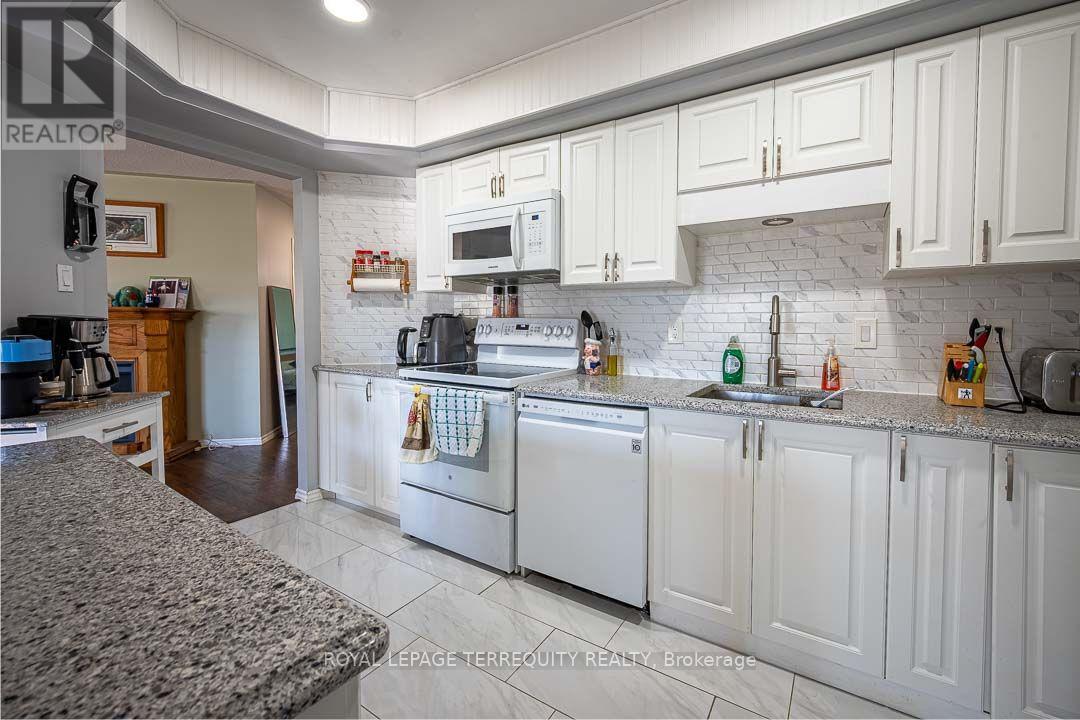 211 - 475 Parkhill Road W, Peterborough (Town Ward 3), Ontario  K9H 7M5 - Photo 6 - X14119494