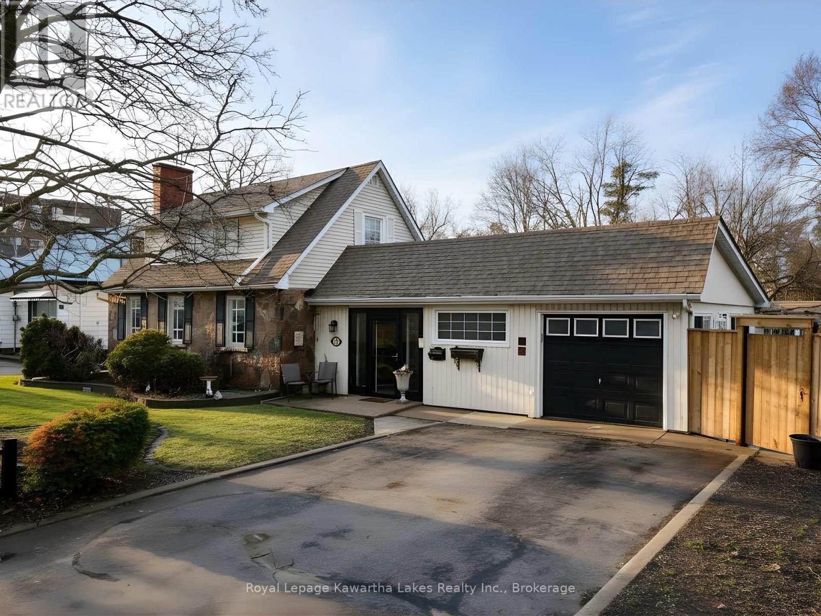 114 Colborne Street W, Kawartha Lakes (Lindsay), Ontario  K9V 3T5 - Photo 3 - X14124298