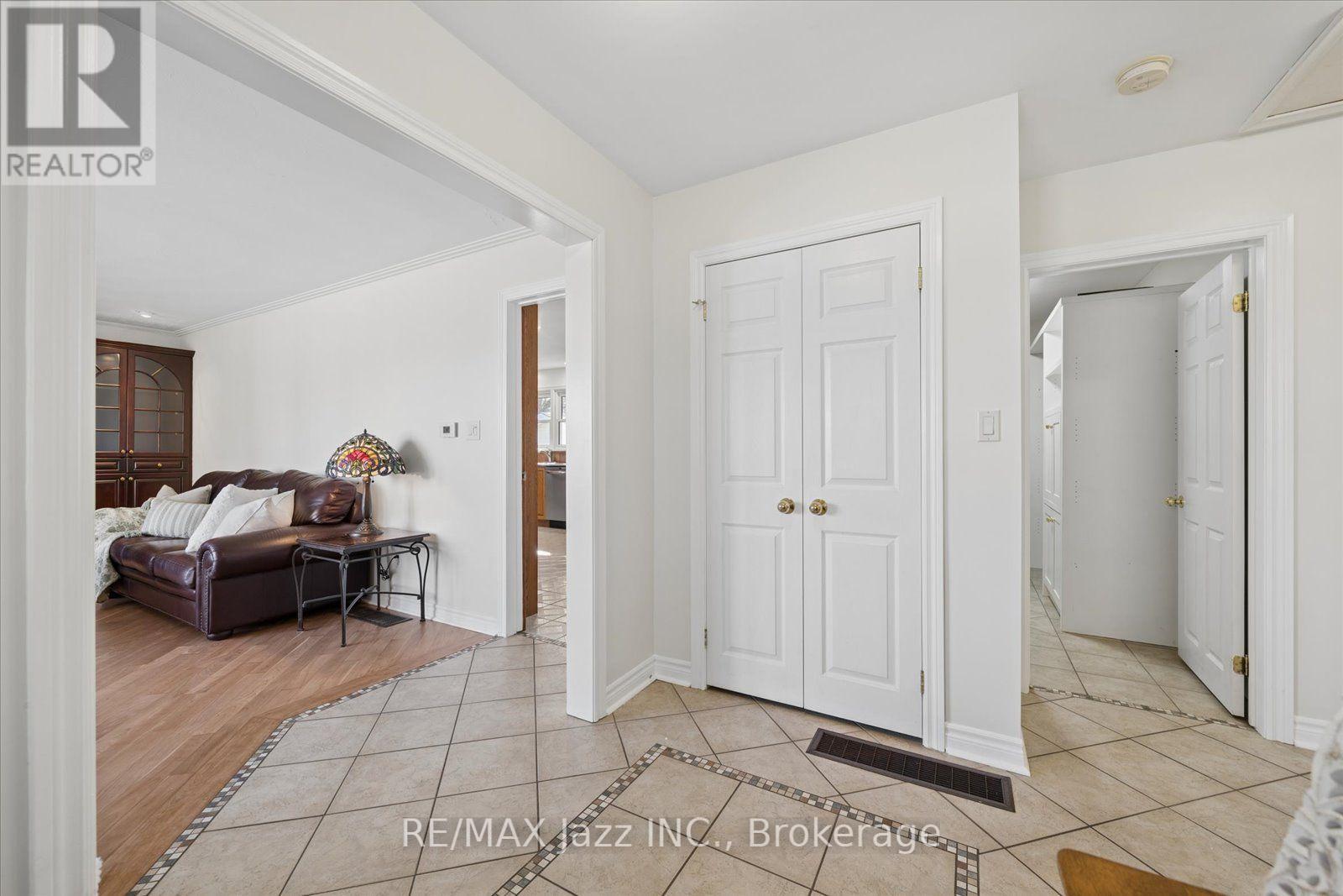 354 Beaver Street S, Clarington (Newcastle), Ontario  L1B 1C3 - Photo 4 - E14125162