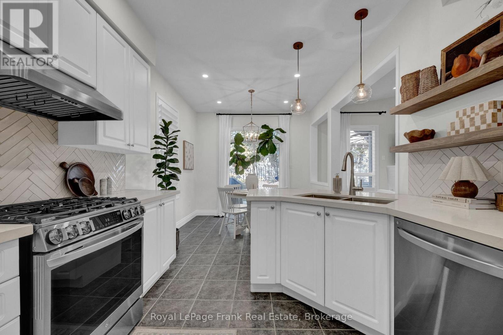 166 Harmer Drive, Clarington (Newcastle), Ontario  L1B 1P9 - Photo 4 - E14125362