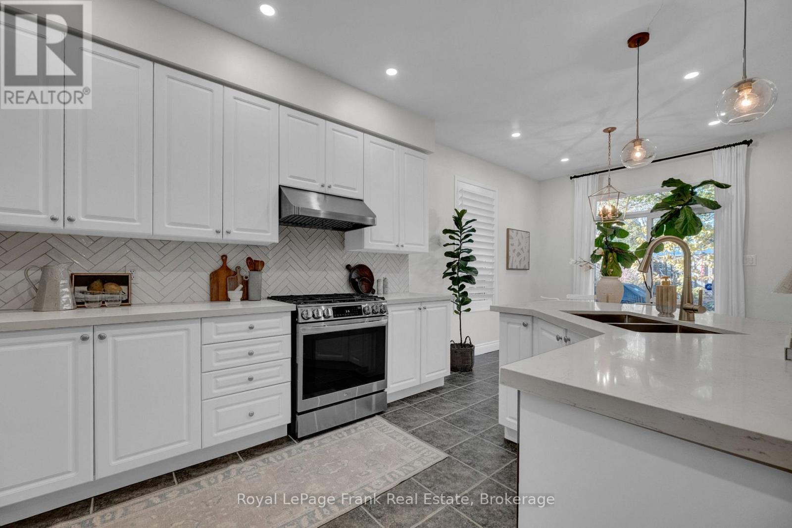 166 Harmer Drive, Clarington (Newcastle), Ontario  L1B 1P9 - Photo 6 - E14125362