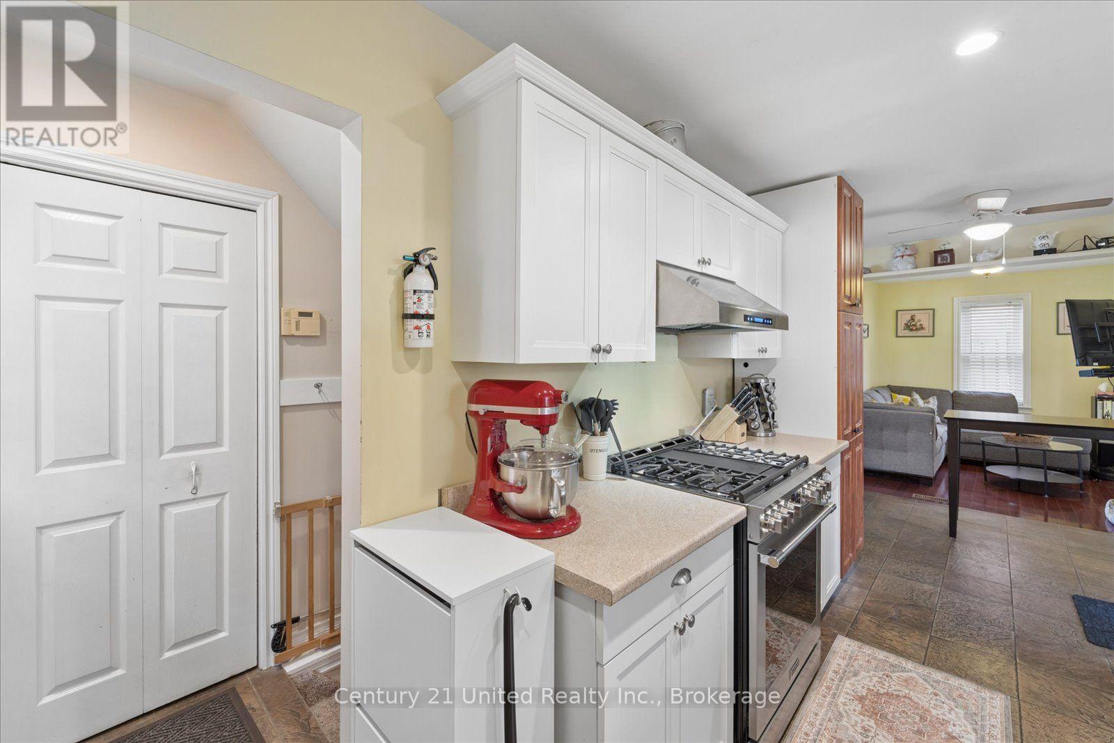566 Sherbrooke Street, Peterborough (Town Ward 3), Ontario  K9J 2P5 - Photo 19 - X14125382