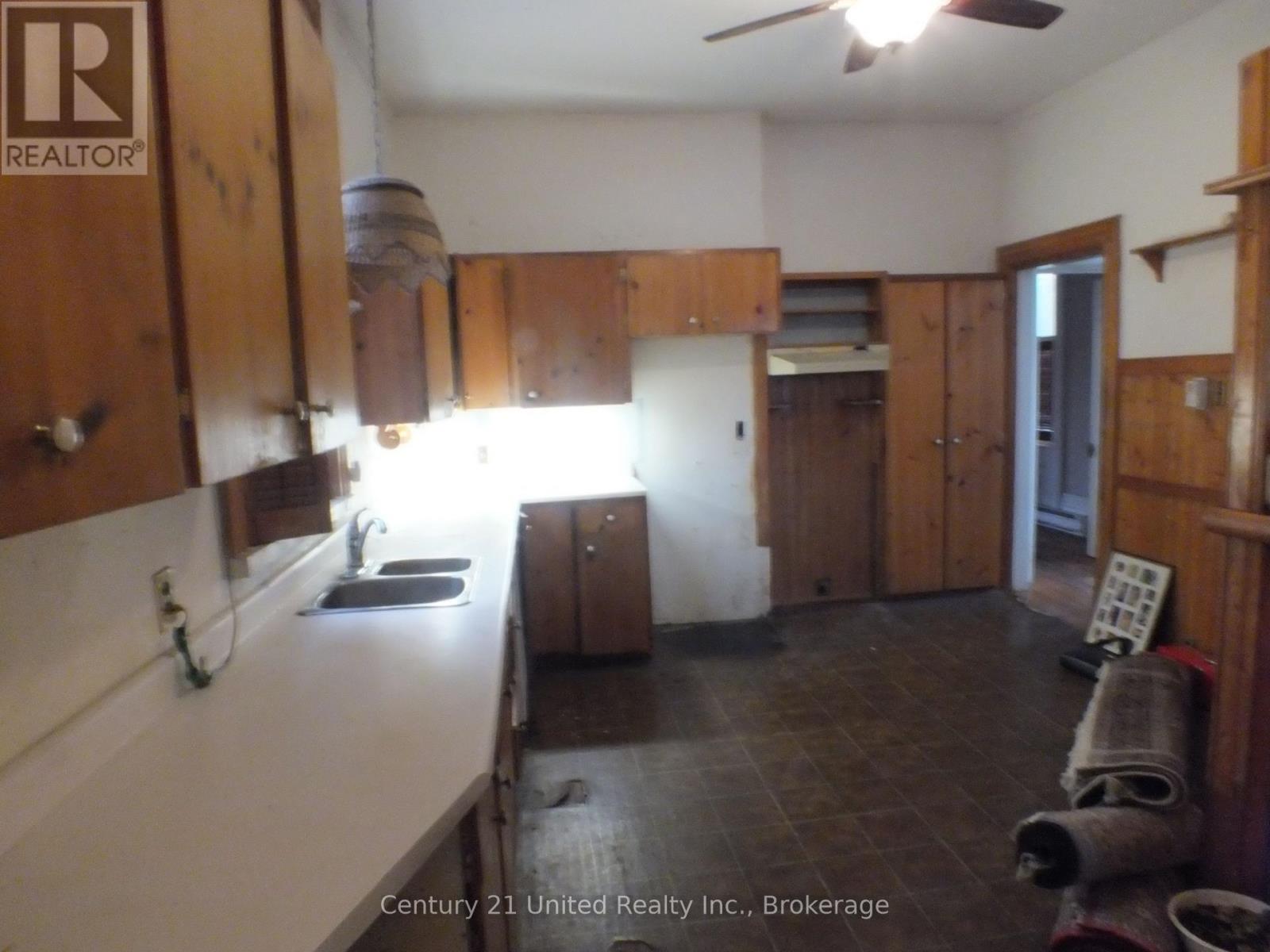 400 Downie Street, Peterborough (Town Ward 3), Ontario  K9H 4J3 - Photo 8 - X14126370