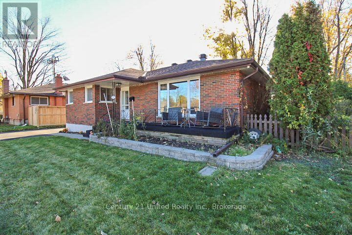 851 Timothy Street, Peterborough (Northcrest Ward 5), Ontario  K9H 6H5 - Photo 2 - X14127514