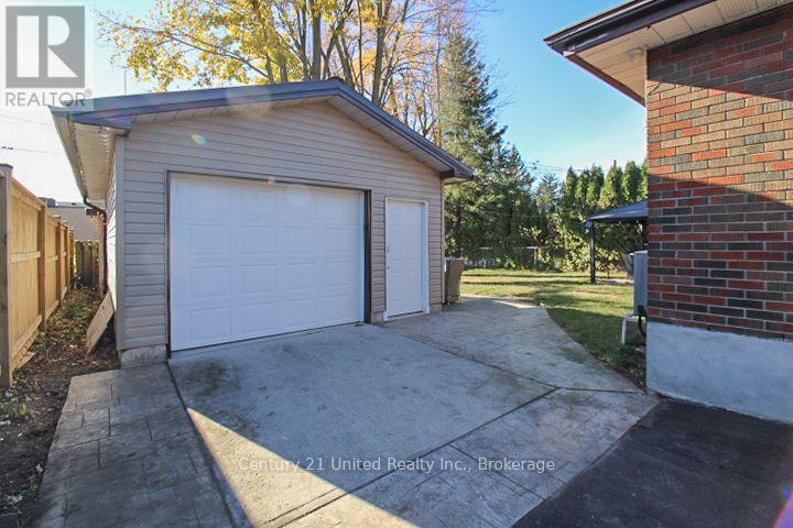 851 Timothy Street, Peterborough (Northcrest Ward 5), Ontario  K9H 6H5 - Photo 3 - X14127514
