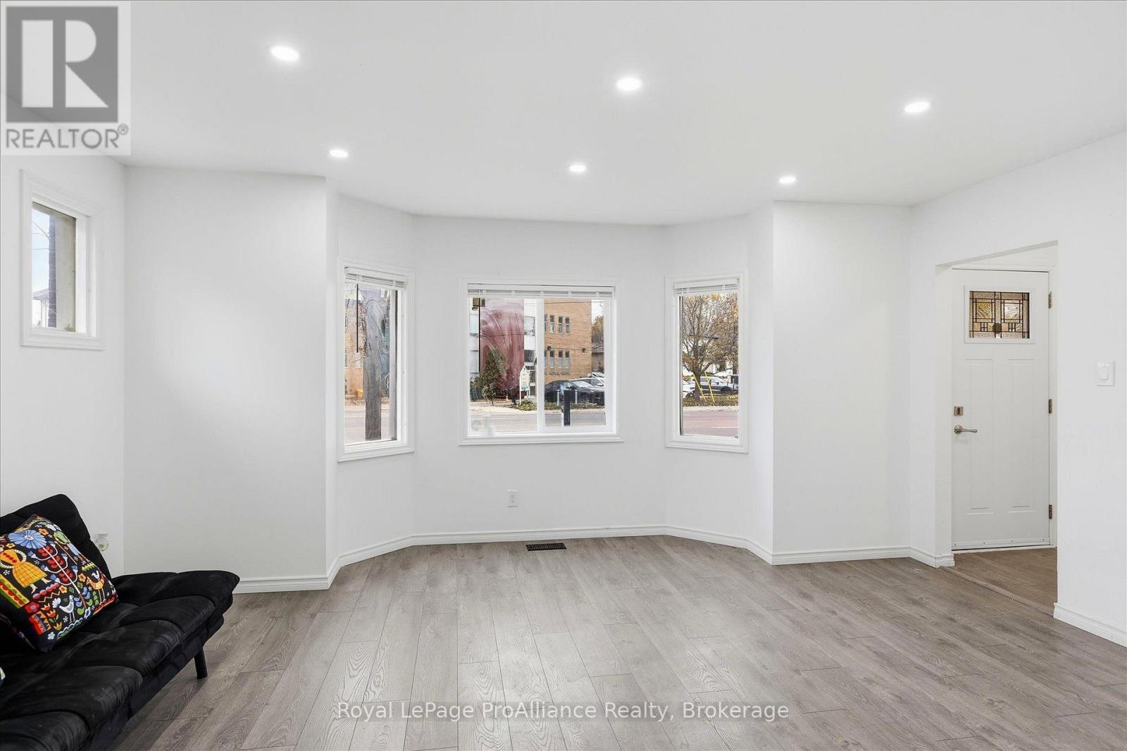 1310 Clonsilla Avenue, Peterborough (Town Ward 3), Ontario  K9J 5Z2 - Photo 11 - X14128330