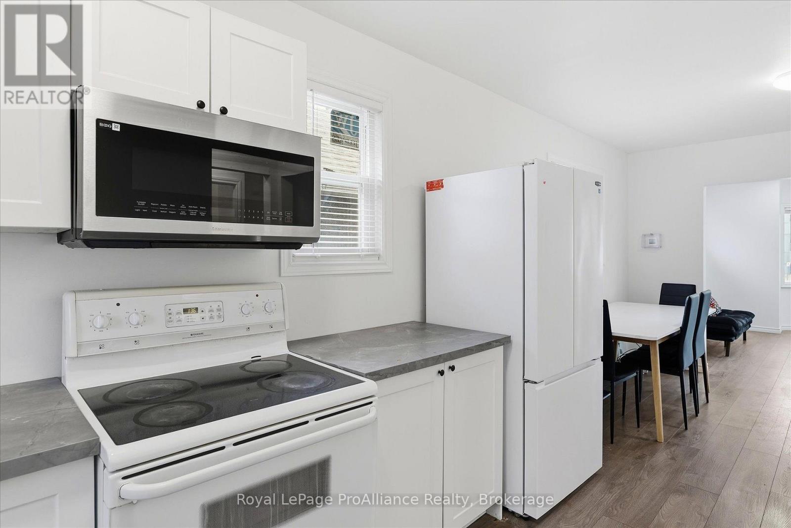 1310 Clonsilla Avenue, Peterborough (Town Ward 3), Ontario  K9J 5Z2 - Photo 19 - X14128330