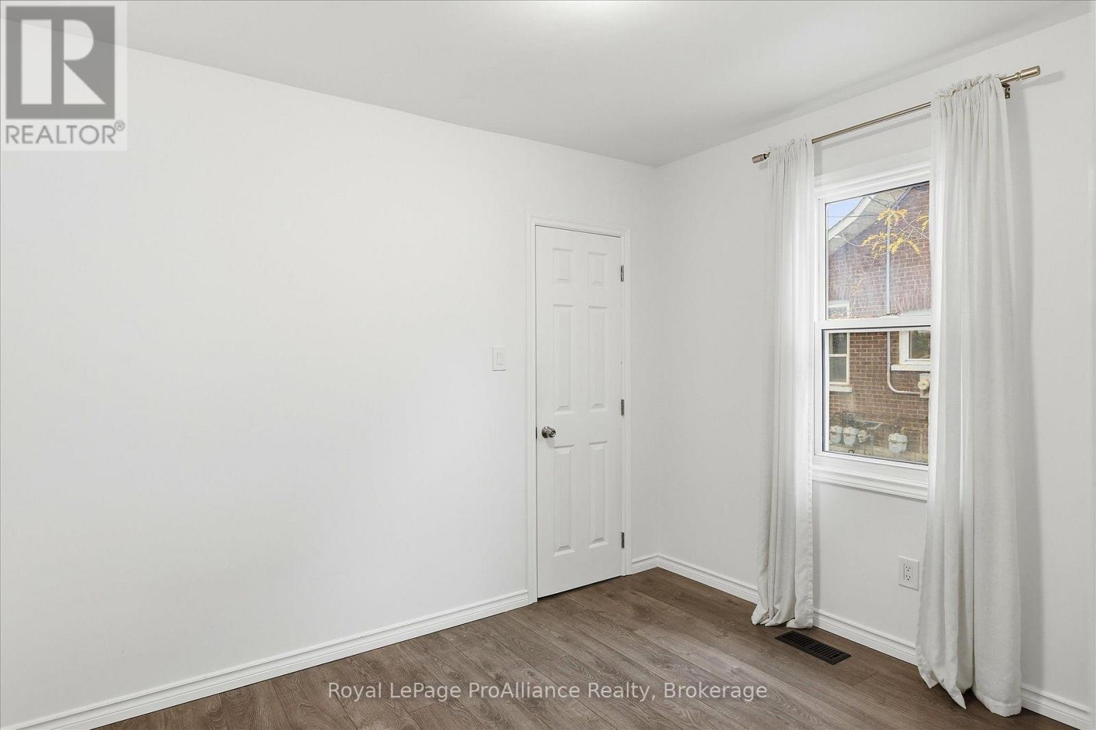 1310 Clonsilla Avenue, Peterborough (Town Ward 3), Ontario  K9J 5Z2 - Photo 20 - X14128330