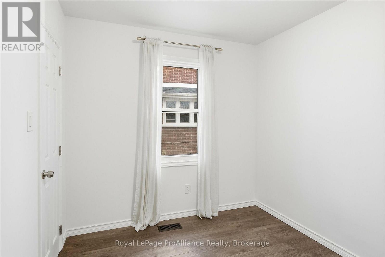 1310 Clonsilla Avenue, Peterborough (Town Ward 3), Ontario  K9J 5Z2 - Photo 22 - X14128330