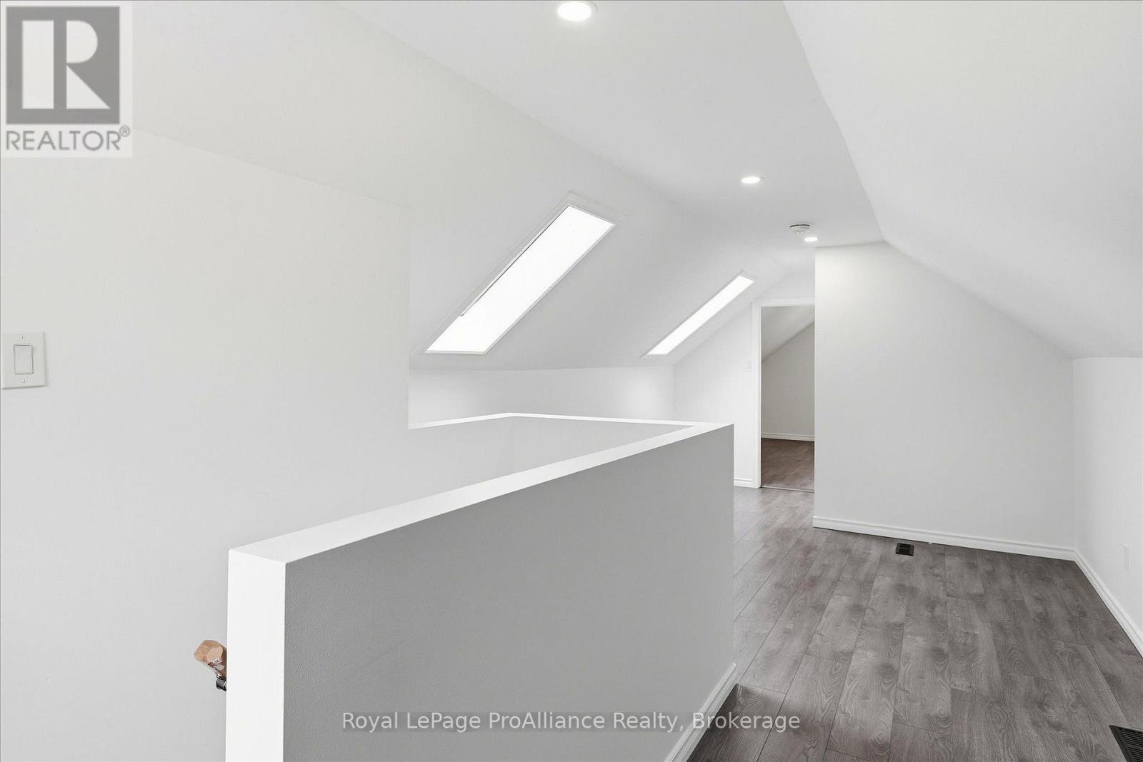 1310 Clonsilla Avenue, Peterborough (Town Ward 3), Ontario  K9J 5Z2 - Photo 28 - X14128330