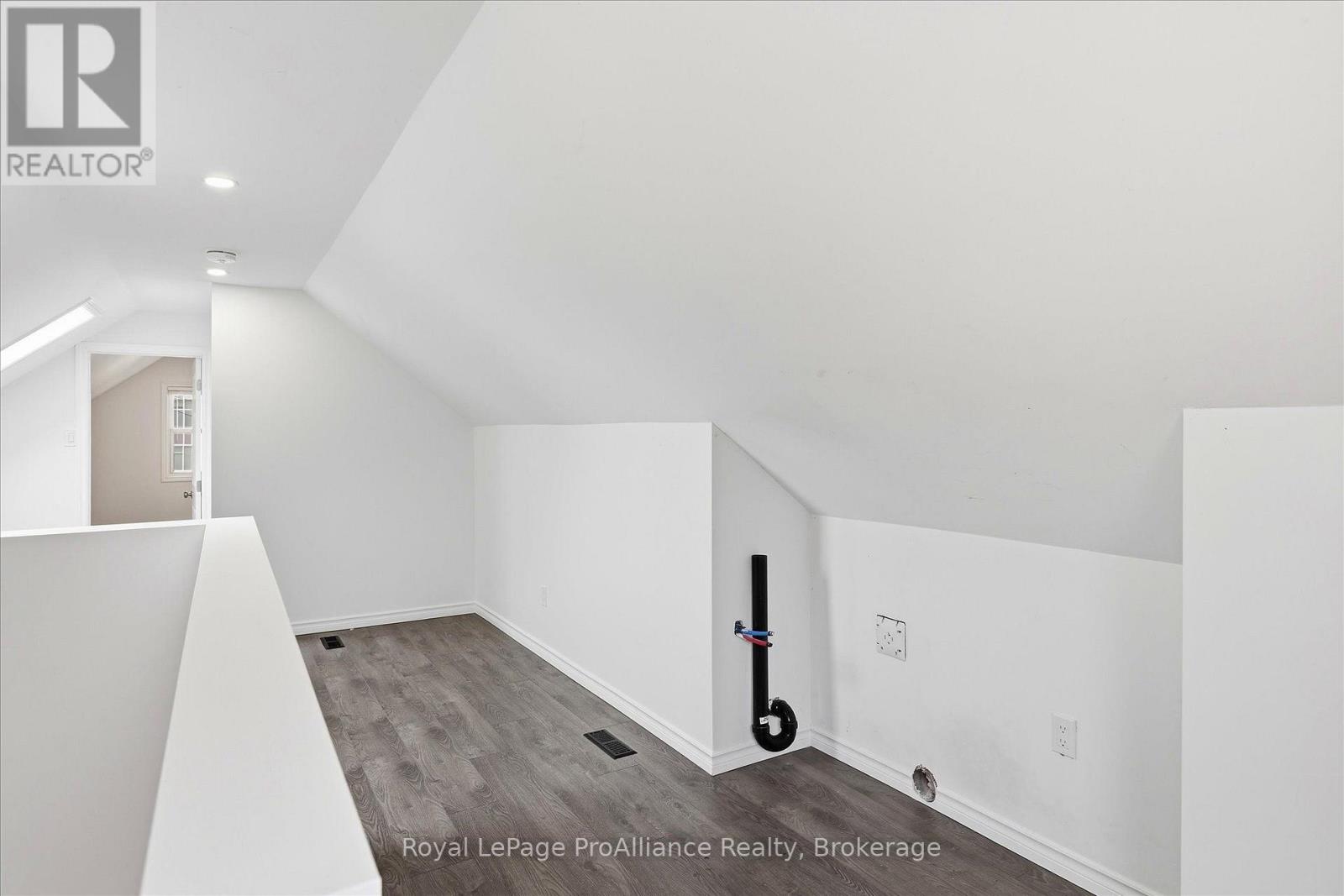 1310 Clonsilla Avenue, Peterborough (Town Ward 3), Ontario  K9J 5Z2 - Photo 29 - X14128330