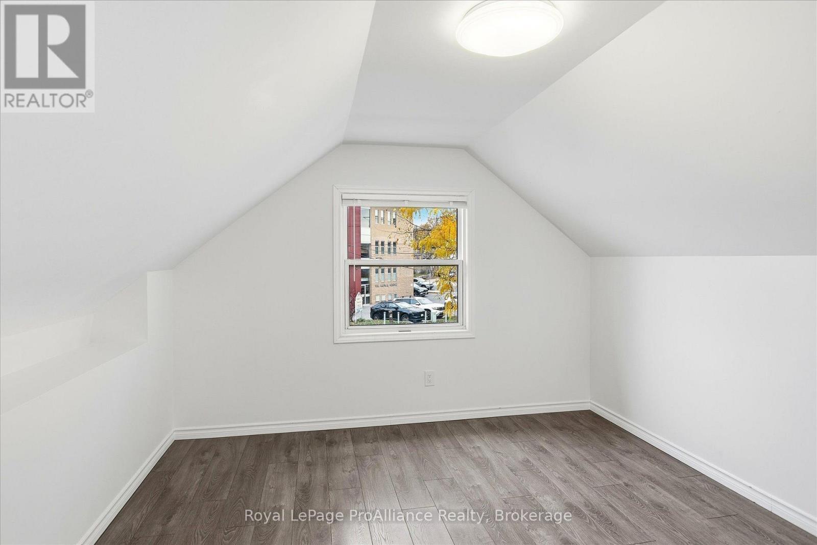 1310 Clonsilla Avenue, Peterborough (Town Ward 3), Ontario  K9J 5Z2 - Photo 33 - X14128330