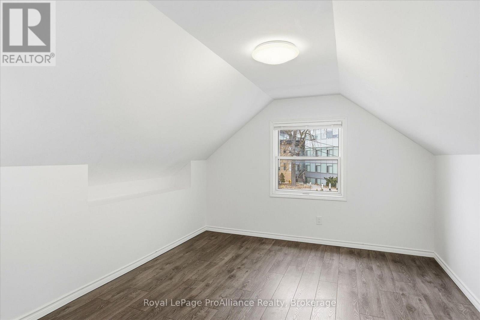 1310 Clonsilla Avenue, Peterborough (Town Ward 3), Ontario  K9J 5Z2 - Photo 35 - X14128330