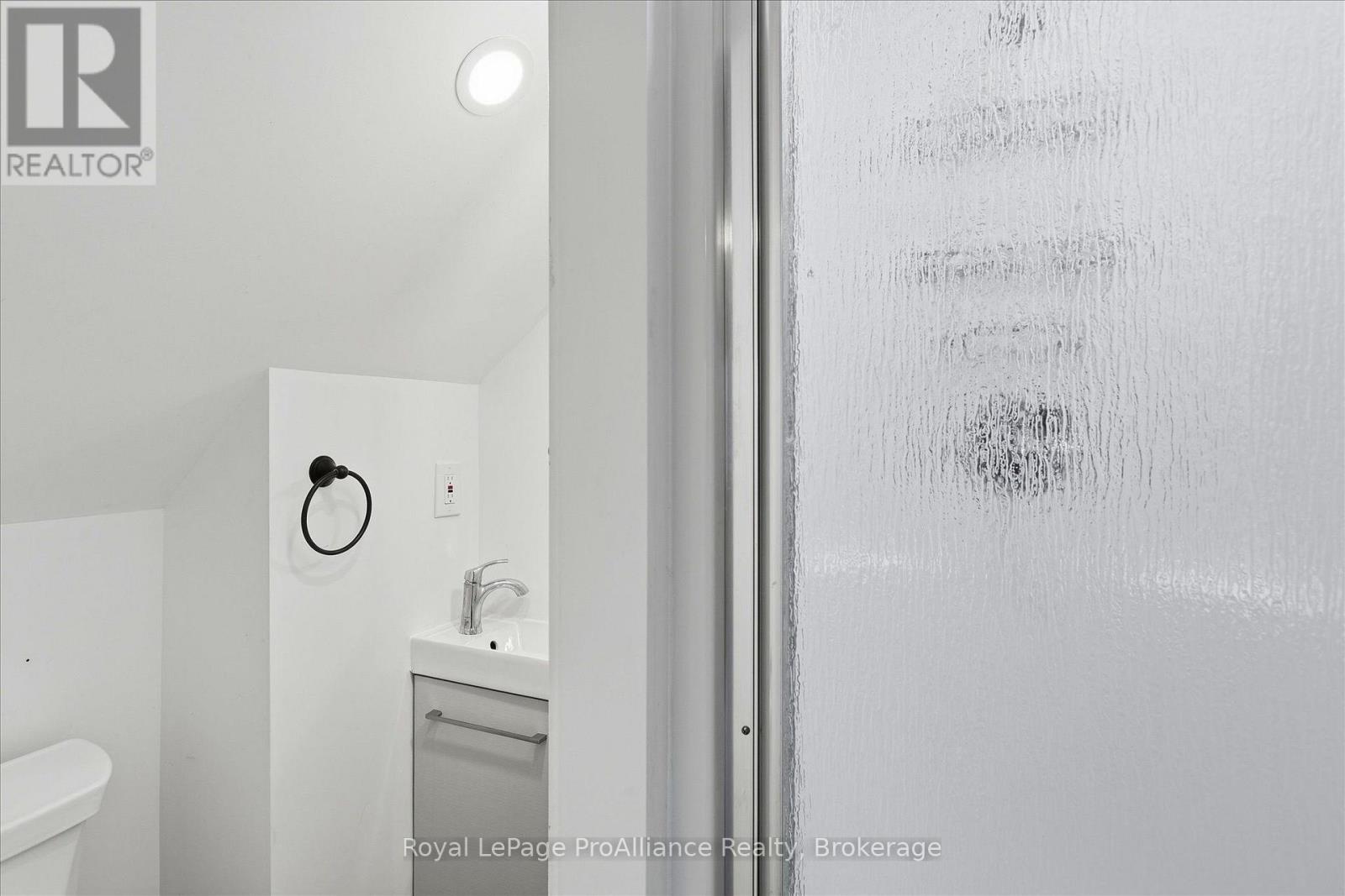 1310 Clonsilla Avenue, Peterborough (Town Ward 3), Ontario  K9J 5Z2 - Photo 36 - X14128330