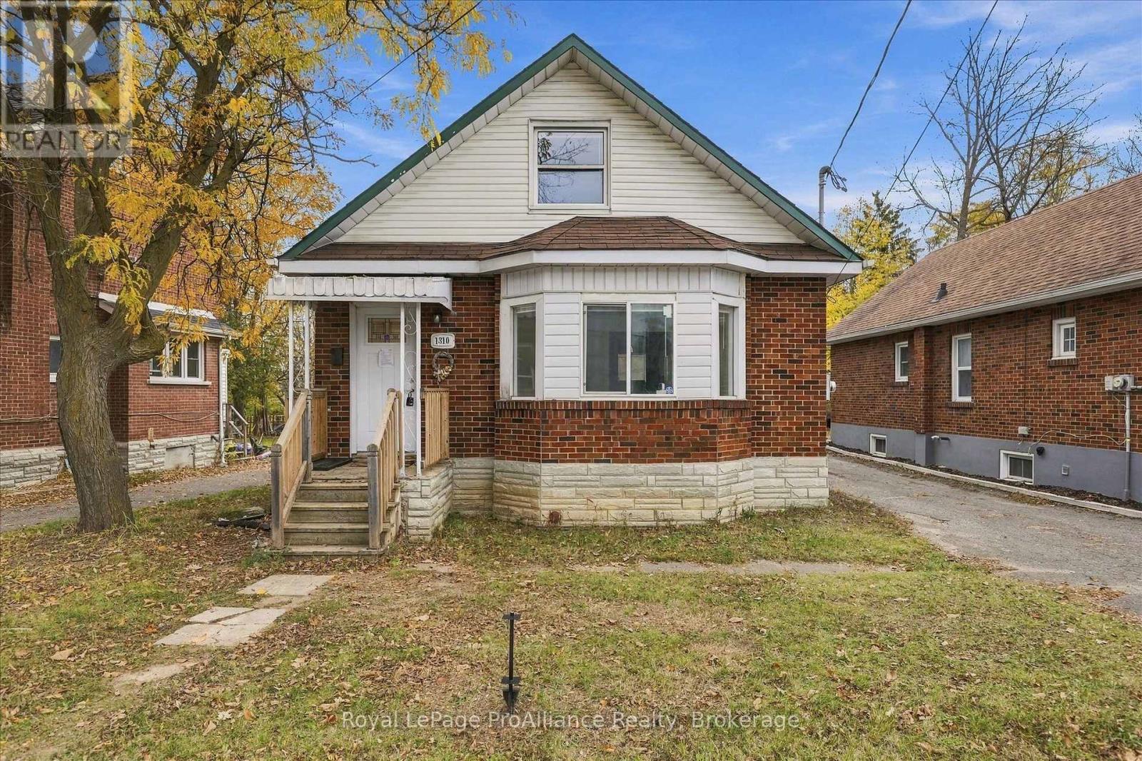 1310 Clonsilla Avenue, Peterborough (Town Ward 3), Ontario  K9J 5Z2 - Photo 39 - X14128330