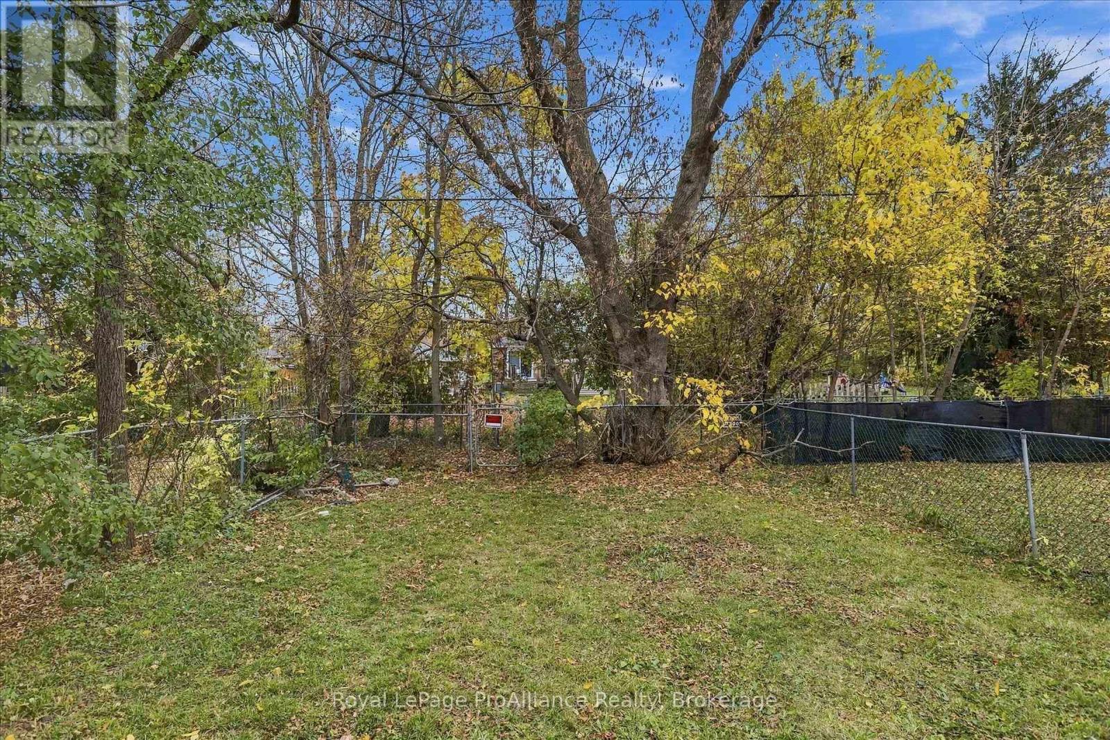 1310 Clonsilla Avenue, Peterborough (Town Ward 3), Ontario  K9J 5Z2 - Photo 40 - X14128330