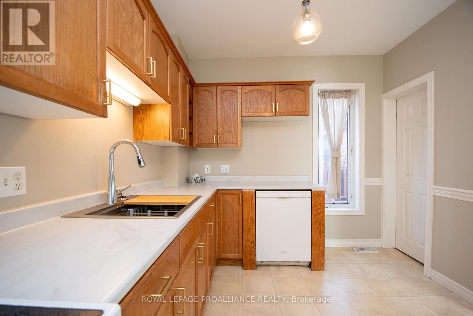 237 Prince Street, Peterborough (Town Ward 3), Ontario  K9J 2A6 - Photo 17 - X14129338