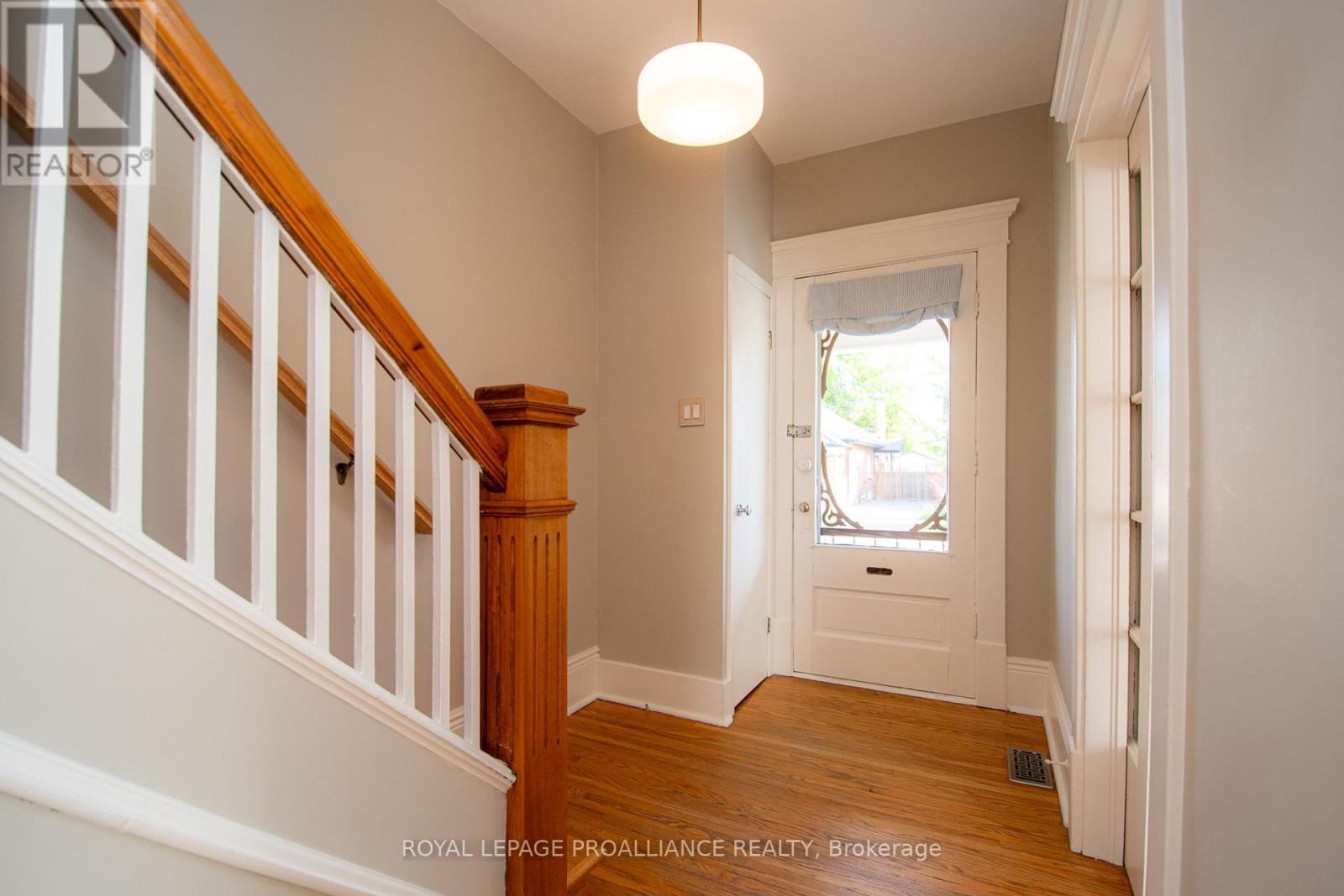 237 Prince Street, Peterborough (Town Ward 3), Ontario  K9J 2A6 - Photo 5 - X14129338