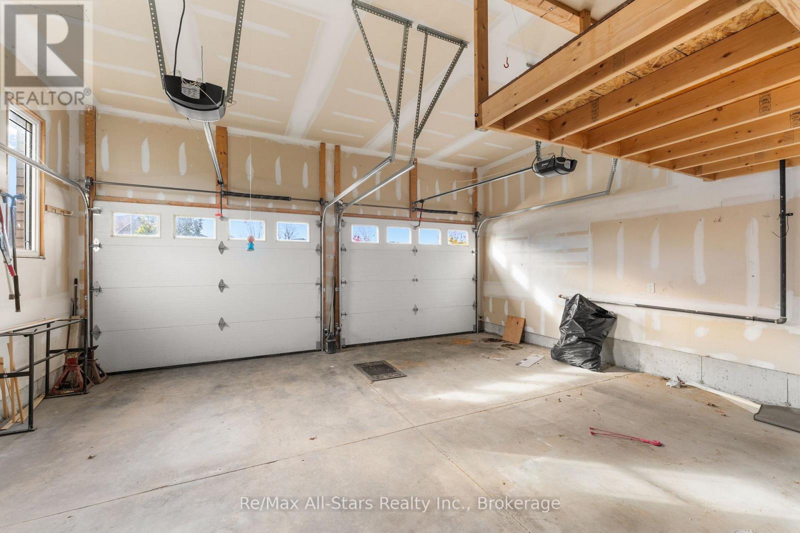 65 Liam Street, Kawartha Lakes (Lindsay), Ontario  K9V 0J4 - Photo 34 - X14132094