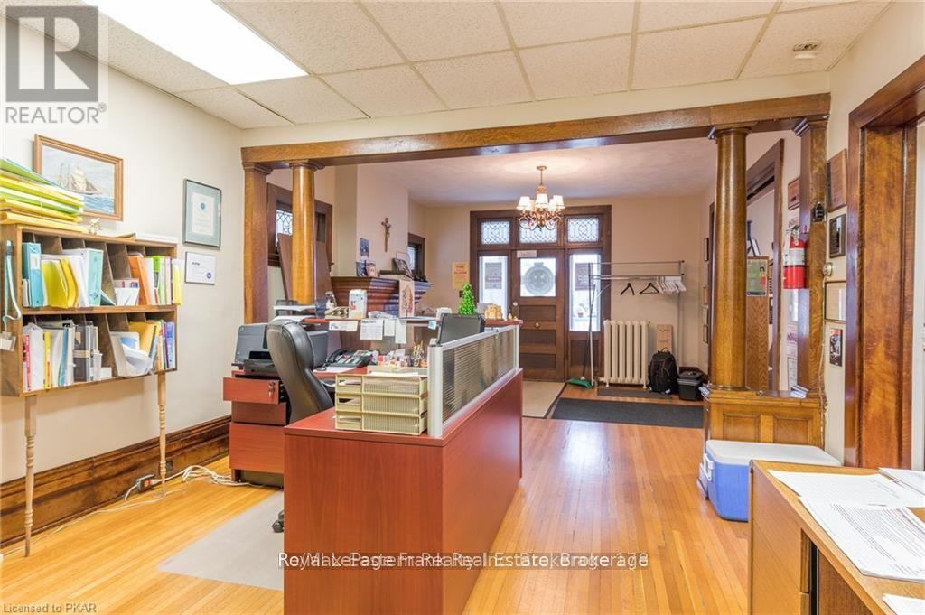 176 Mcdonnel Street, Peterborough (Town Ward 3), Ontario  K9H 2V9 - Photo 3 - X14132580