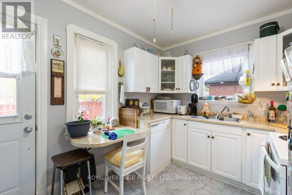 14 Stewart Place, Peterborough (Town Ward 3), Ontario  K9J 3L9 - Photo 10 - X14133130