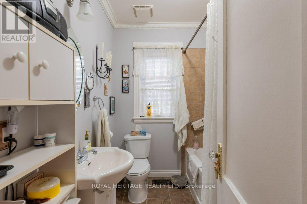 14 Stewart Place, Peterborough (Town Ward 3), Ontario  K9J 3L9 - Photo 15 - X14133130